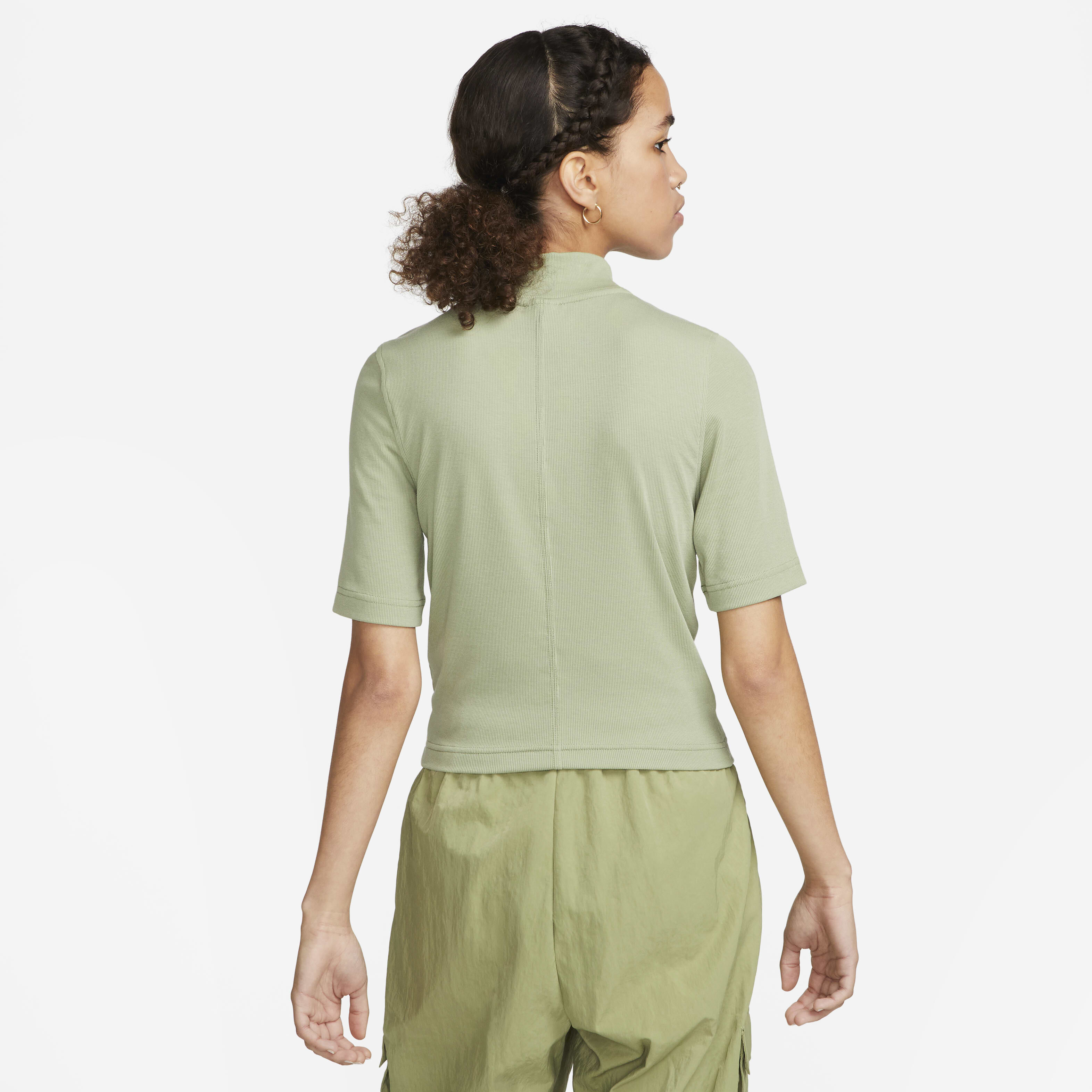 Nike Sportswear Essentials image number 1