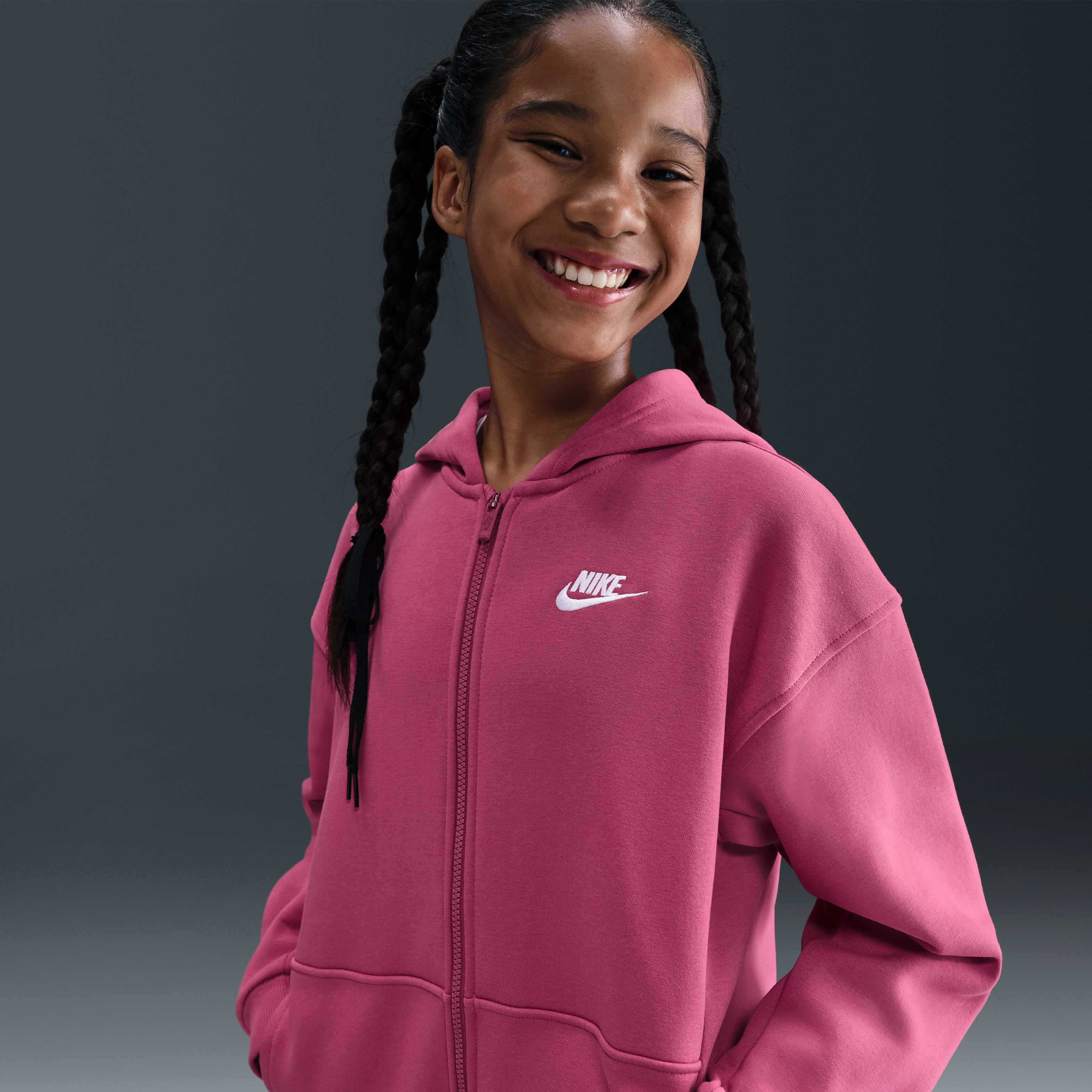 ぷりきゅあ Nike Sportswear Club Fleece Older Kids' Boxy Sweatshirt. Nike ID