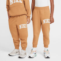 Nike Sportswear Club