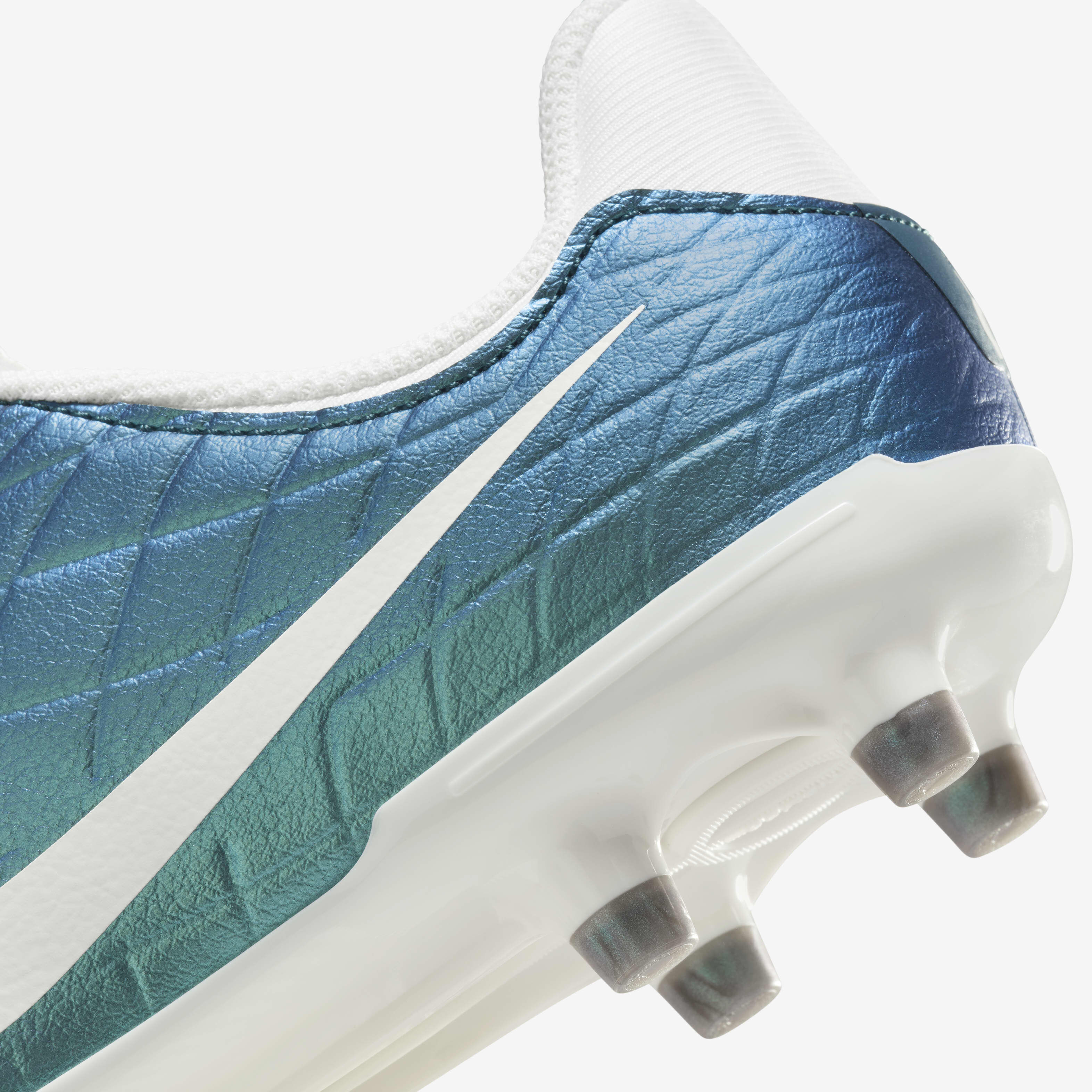 Buy Nike Jr. Tiempo Emerald Legend 10 Academy Younger Older Kids MG Low Top Football Boot Nike Saudi Official