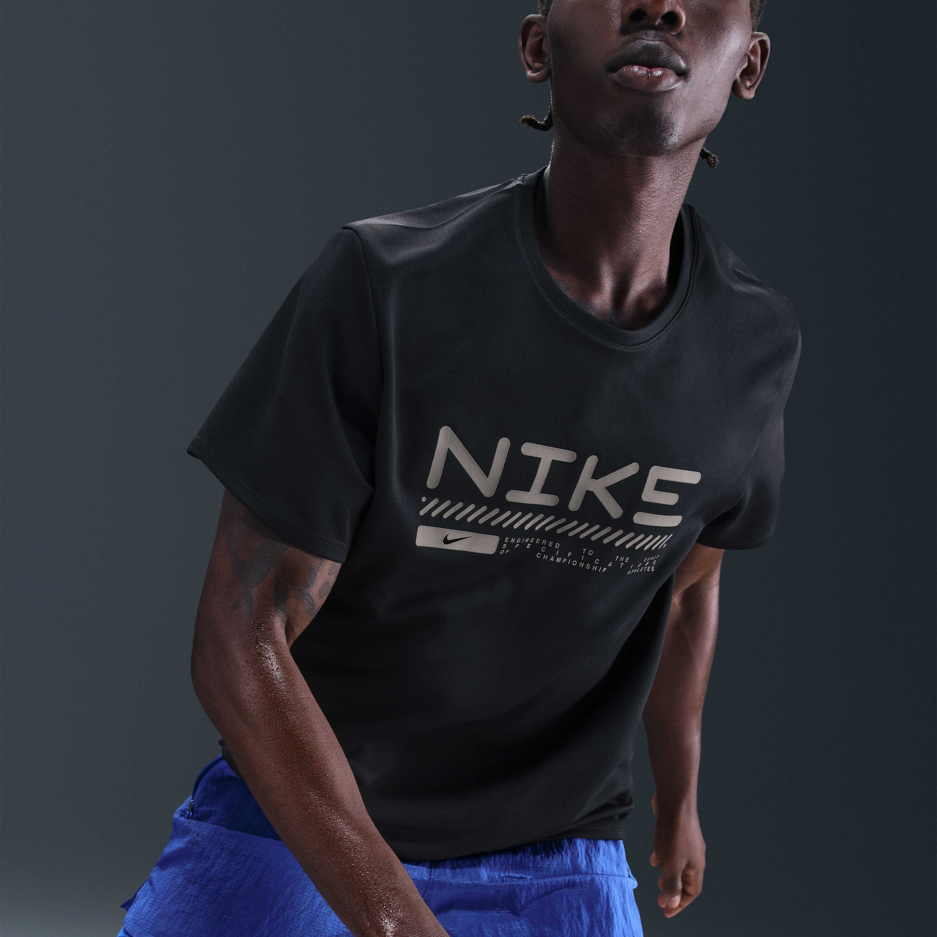 Nike Miler image number 2