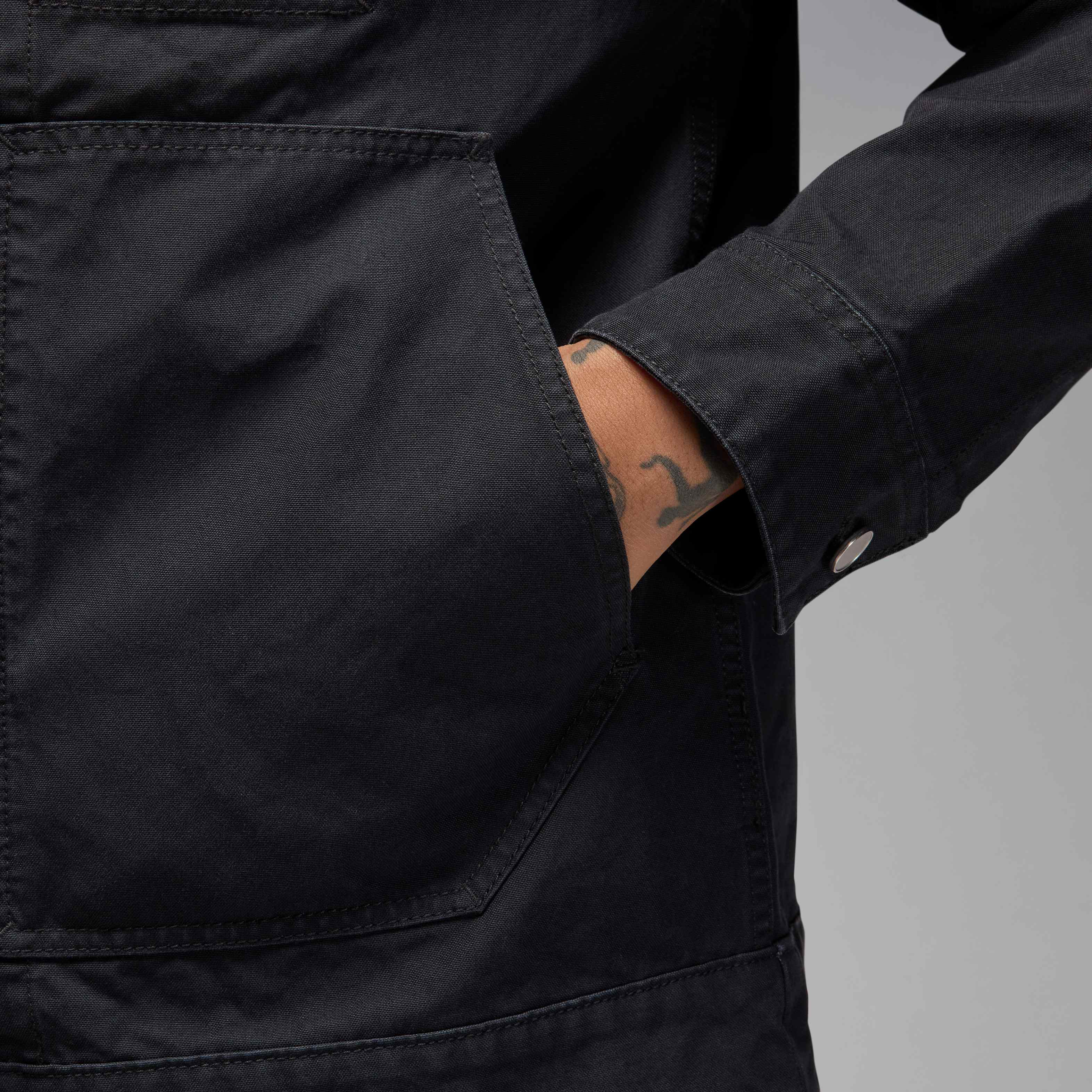 Jordan Essentials Chicago image number 4