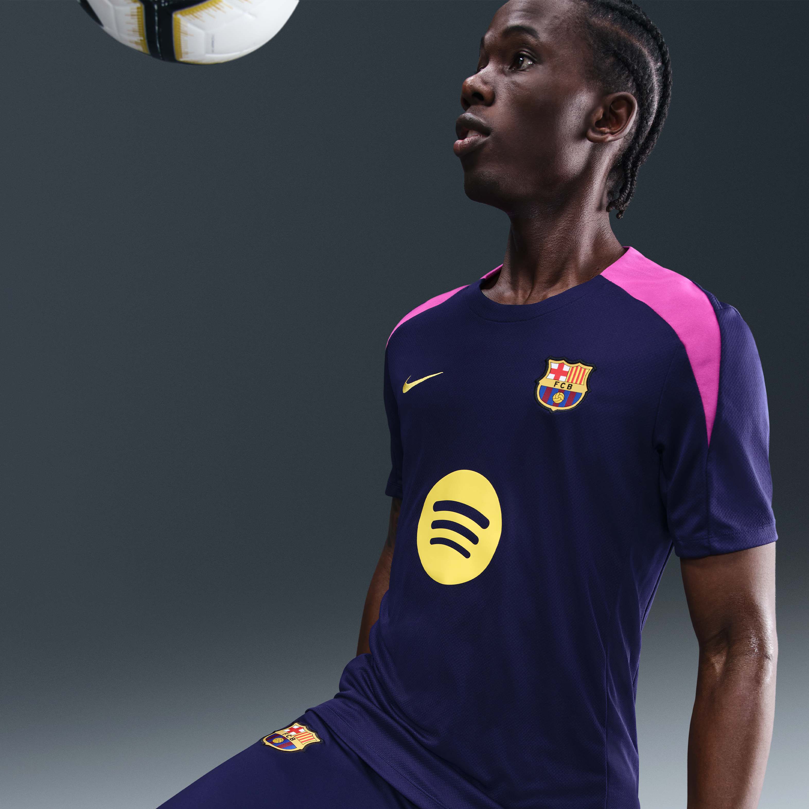 F.C. Barcelona Strike image number 2