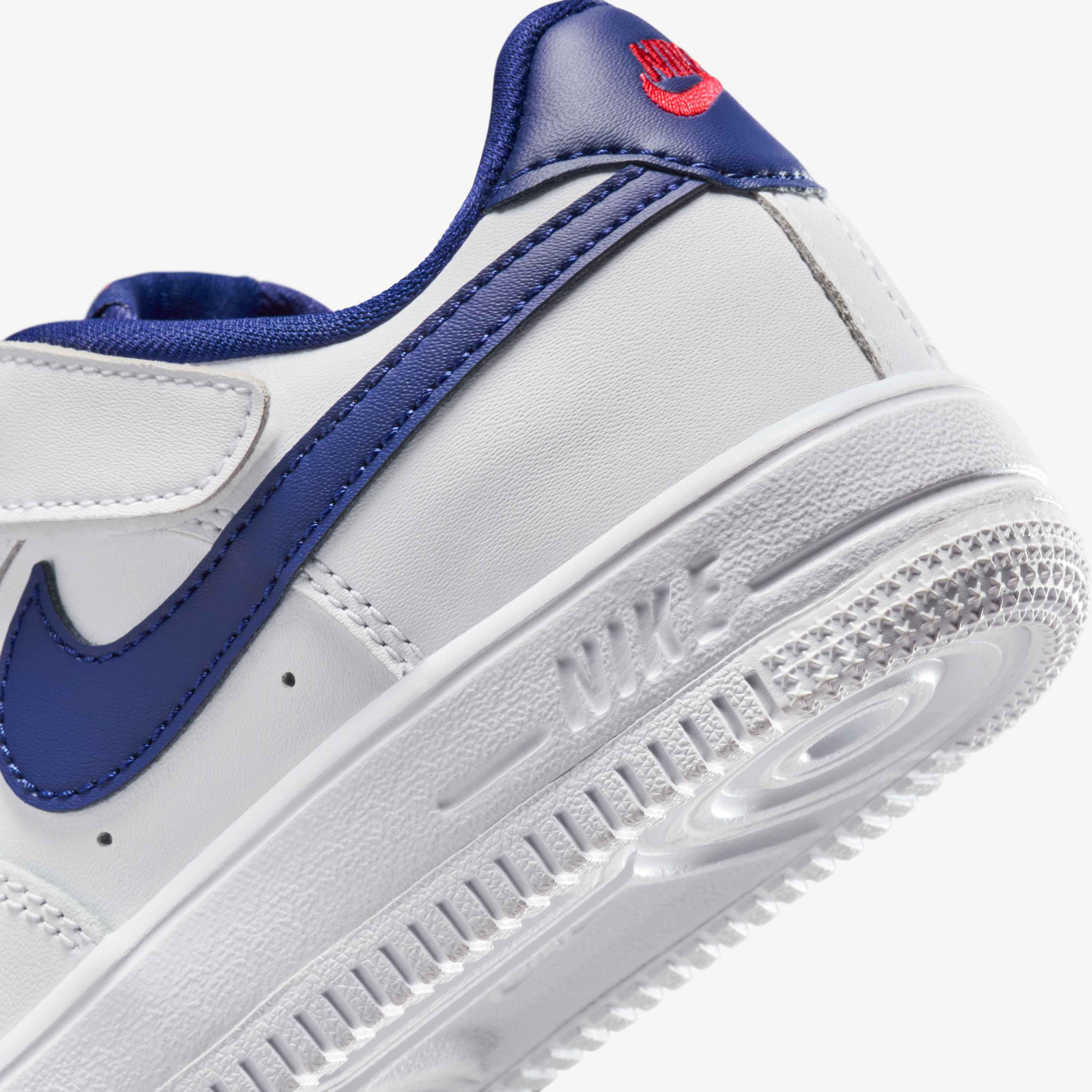 نايكي فورس 1 لو ايزي اون image number 7