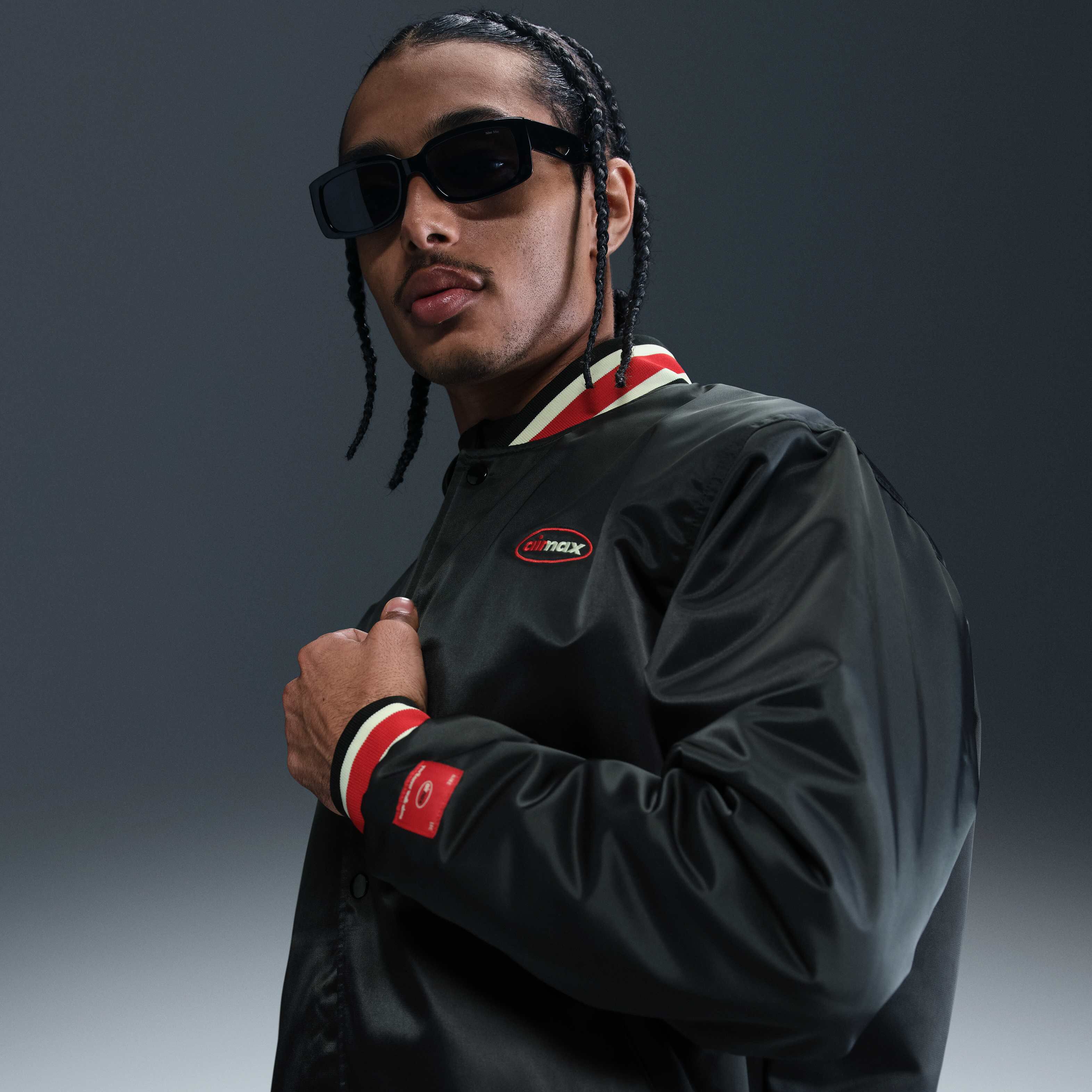 Liverpool F.C. Authentics Special Edition image number 2