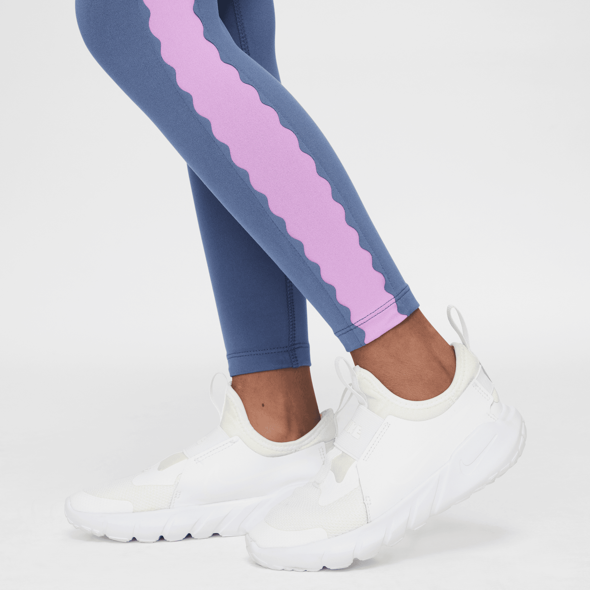 نايكي دراي-فت سووش موشن image number 4