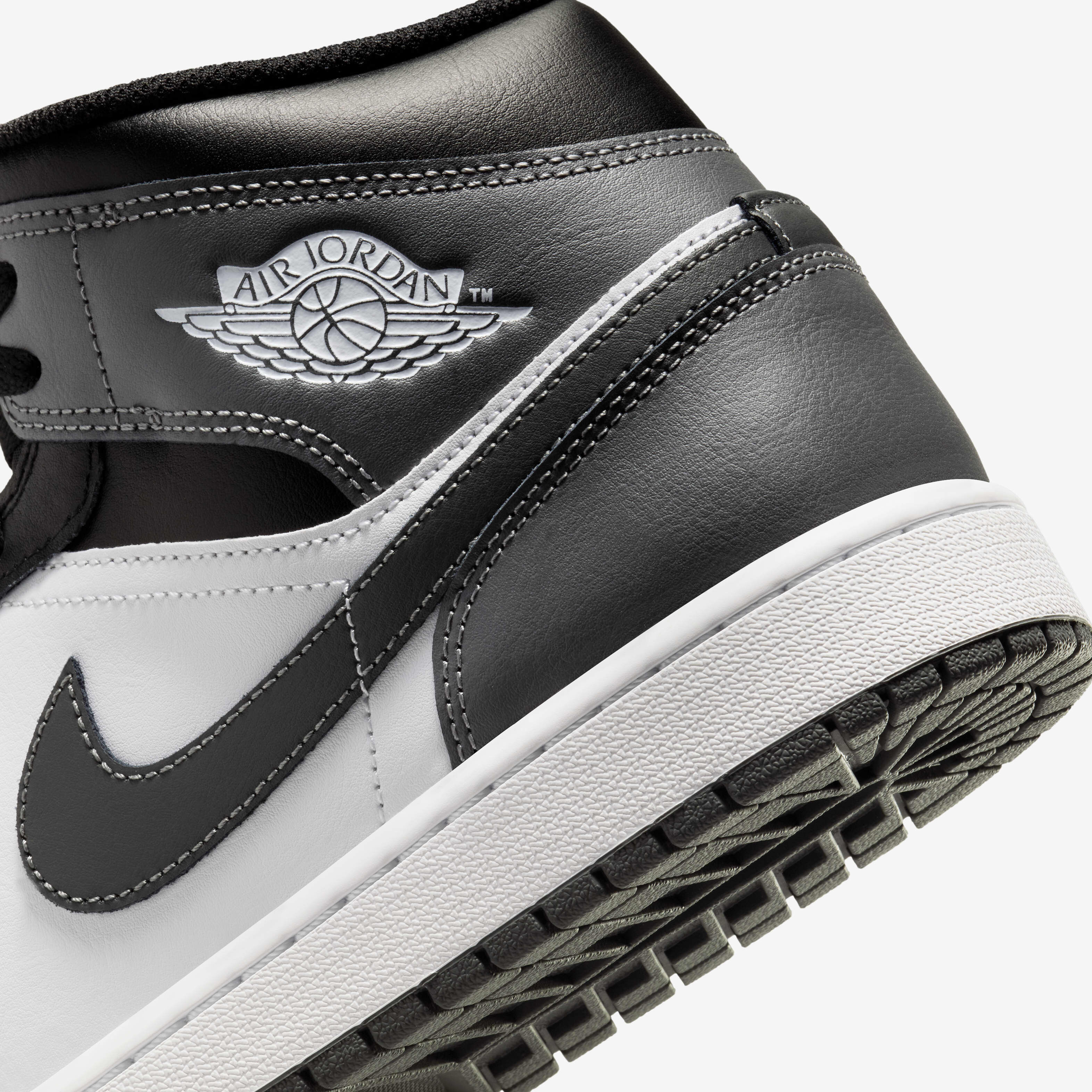 Buy Air Jordan 1 Mid Men s Shoes Nike Saudi Official