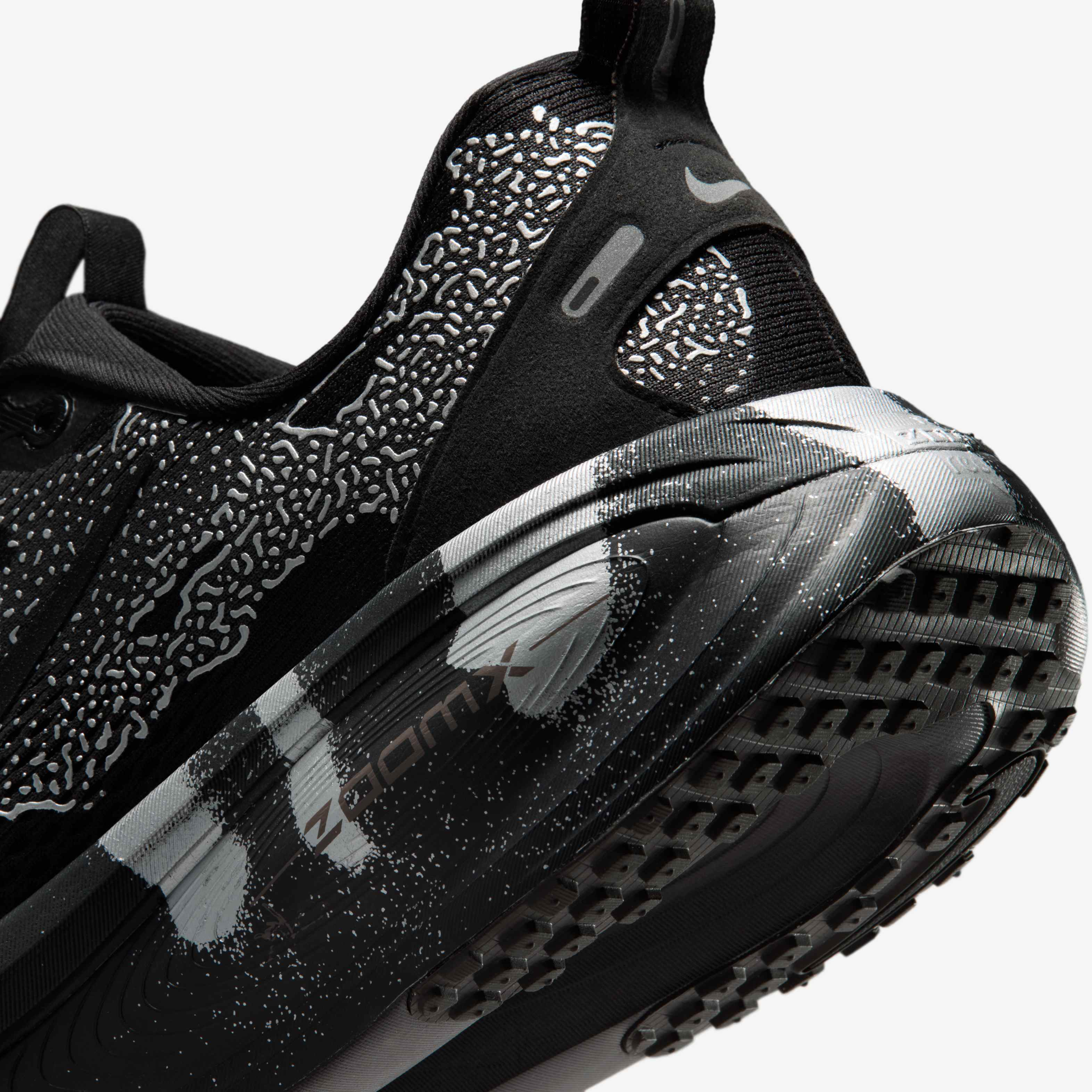 Nike Vomero 18 image number 7