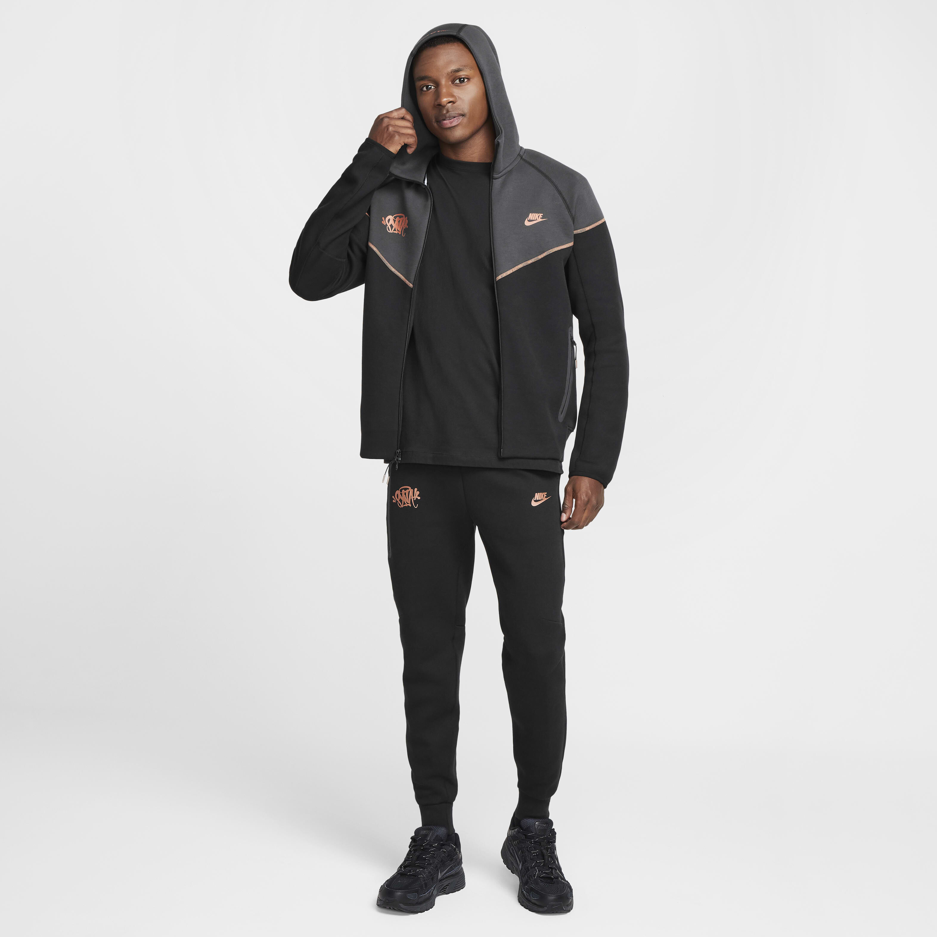 Buy Nike Tech Fleece Windrunner x Central Cee Men's Full-Zip Hoodie -  Black/Anthracite/Metallic Red Bronze | Nike Saudi Official