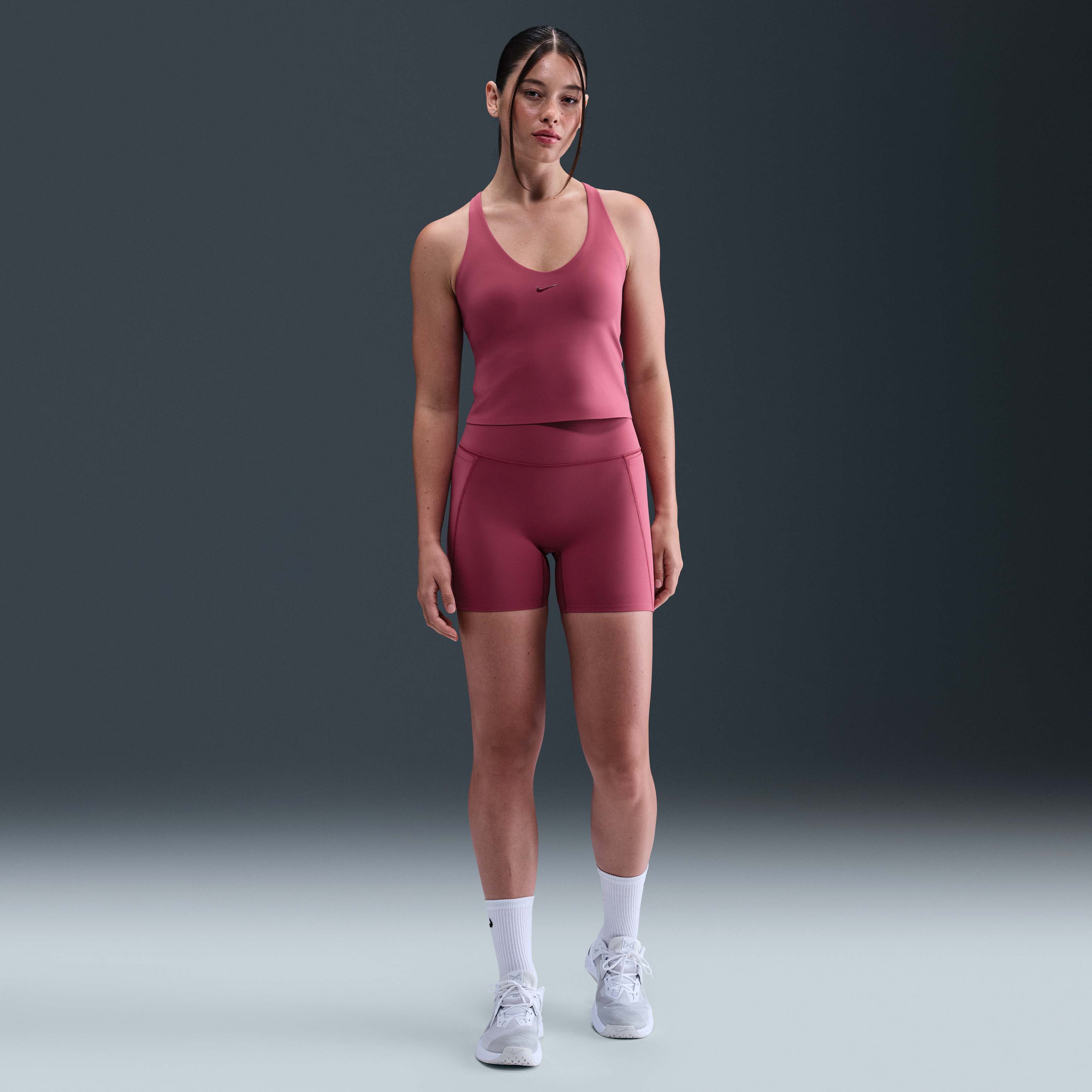 نايكي يونيفيرسا image number 3