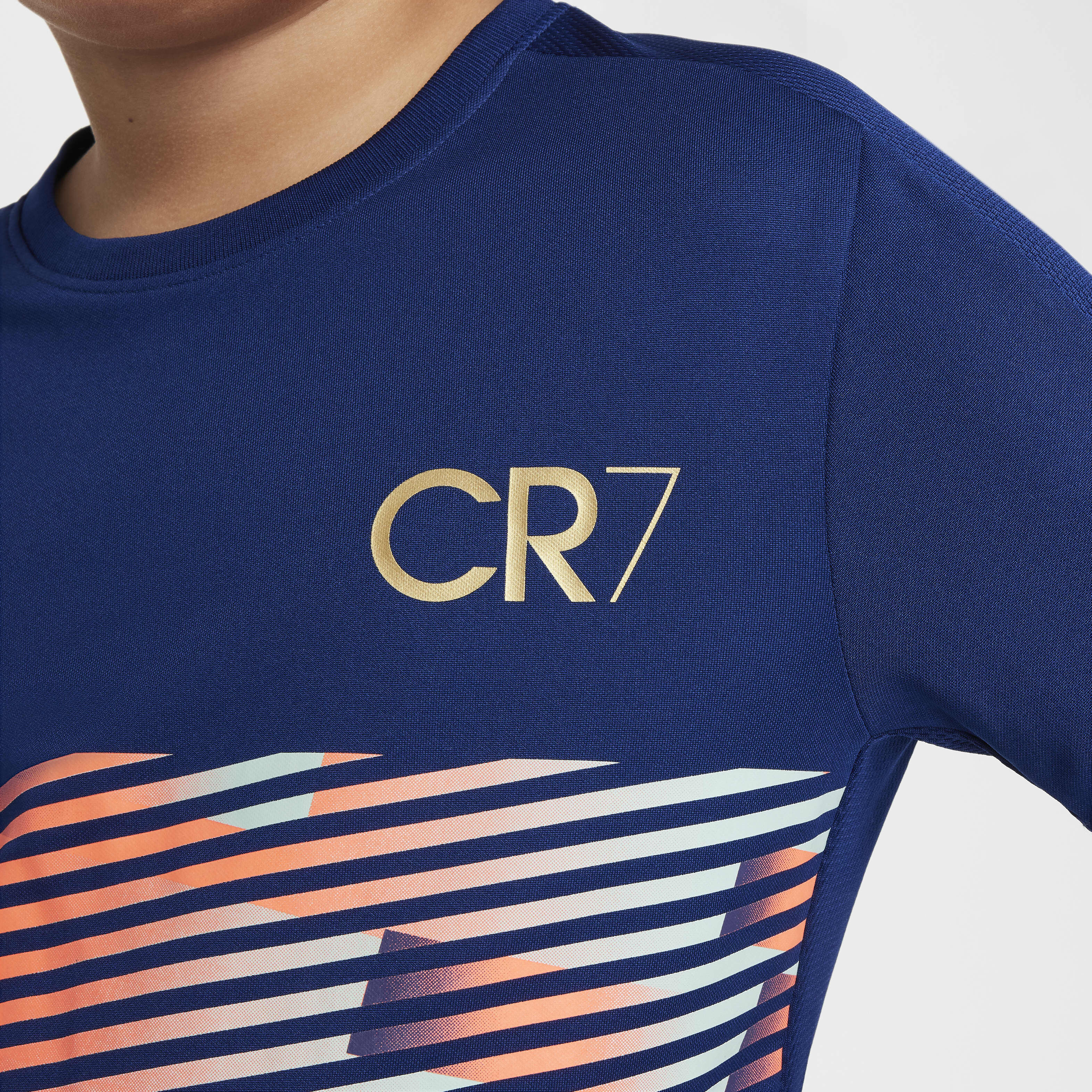 CR7 أكاديمي 23 image number 3