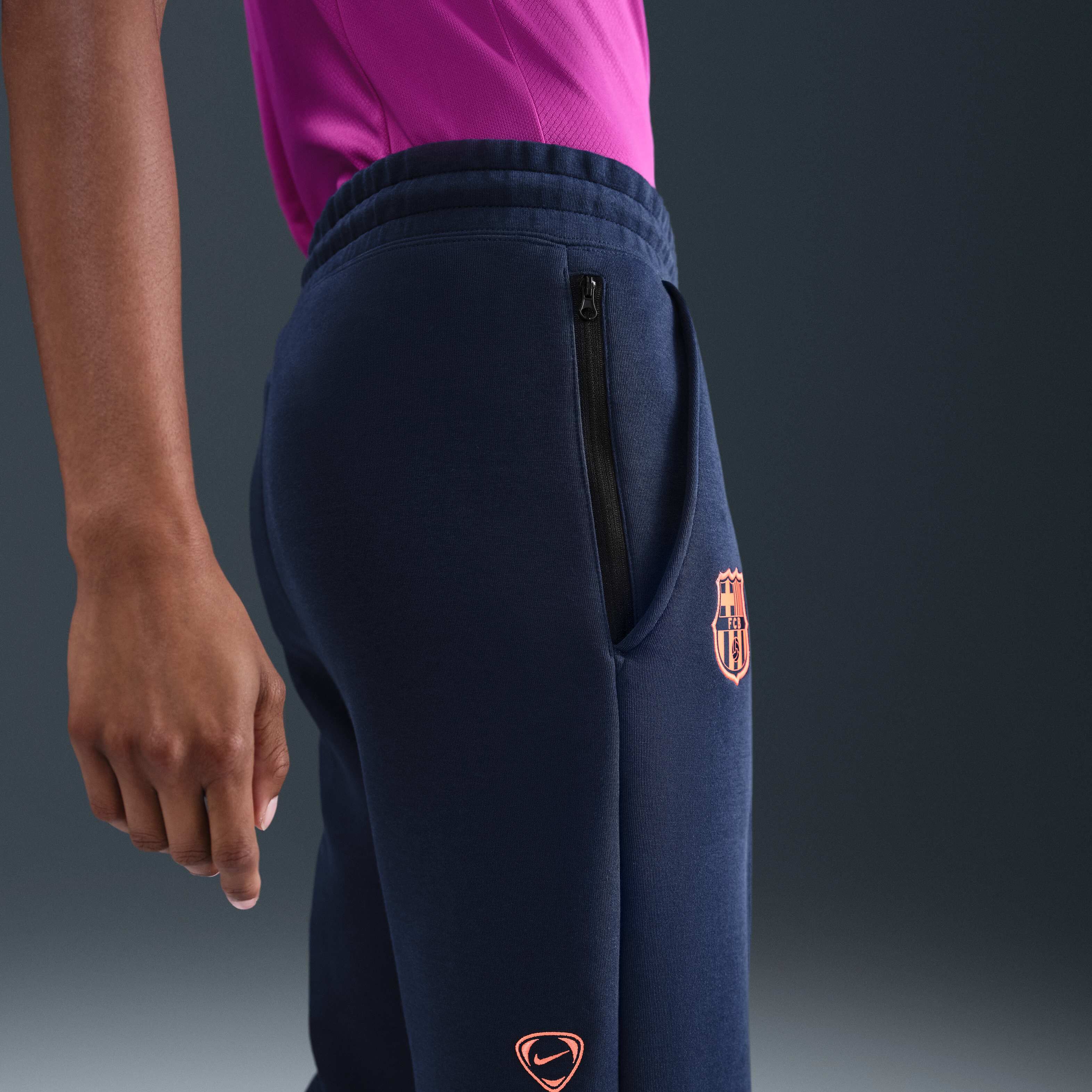 برشلونة تك image number 2