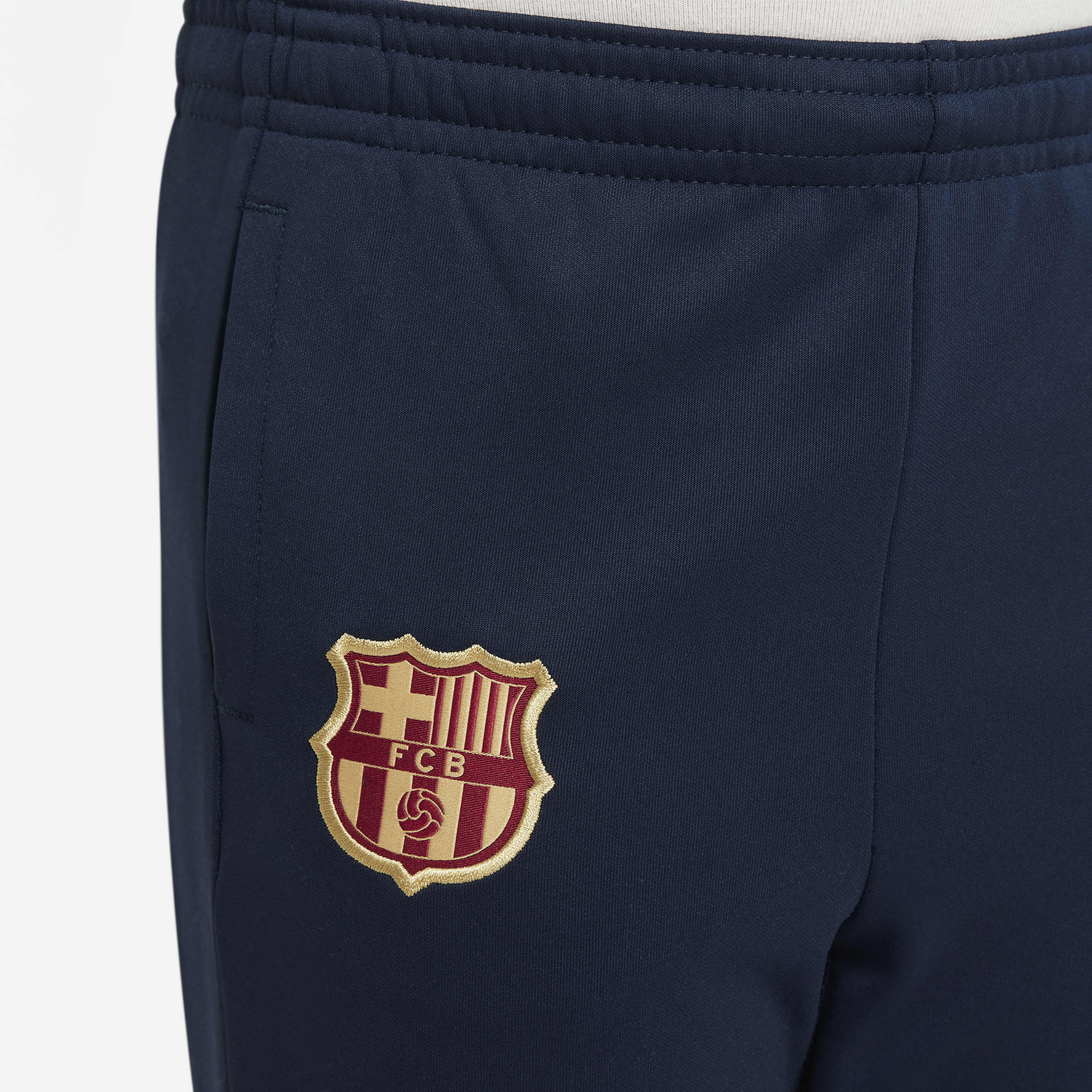 F.C. Barcelona Academy Pro image number 3