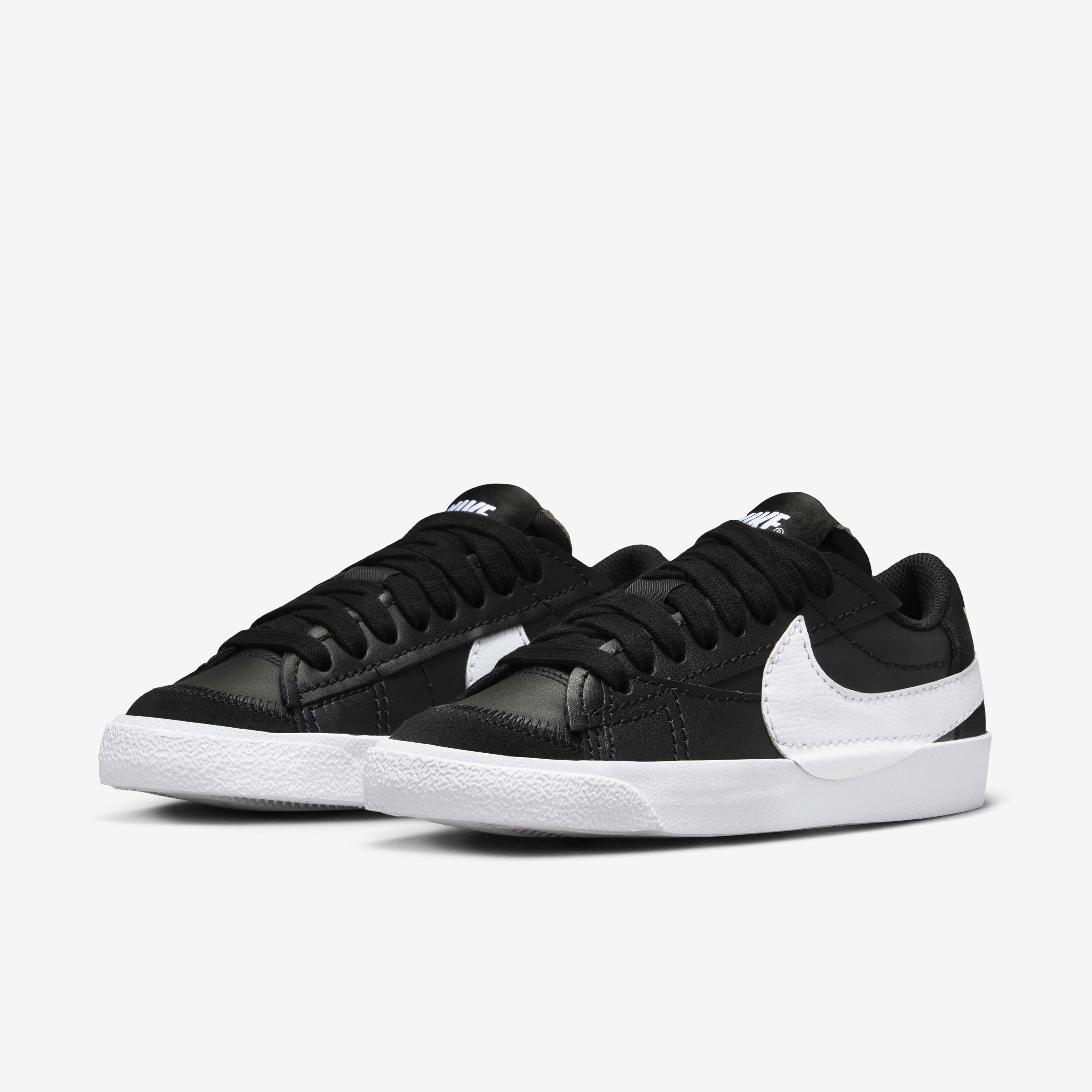 Nike Blazer Low '77 Jumbo image number 4
