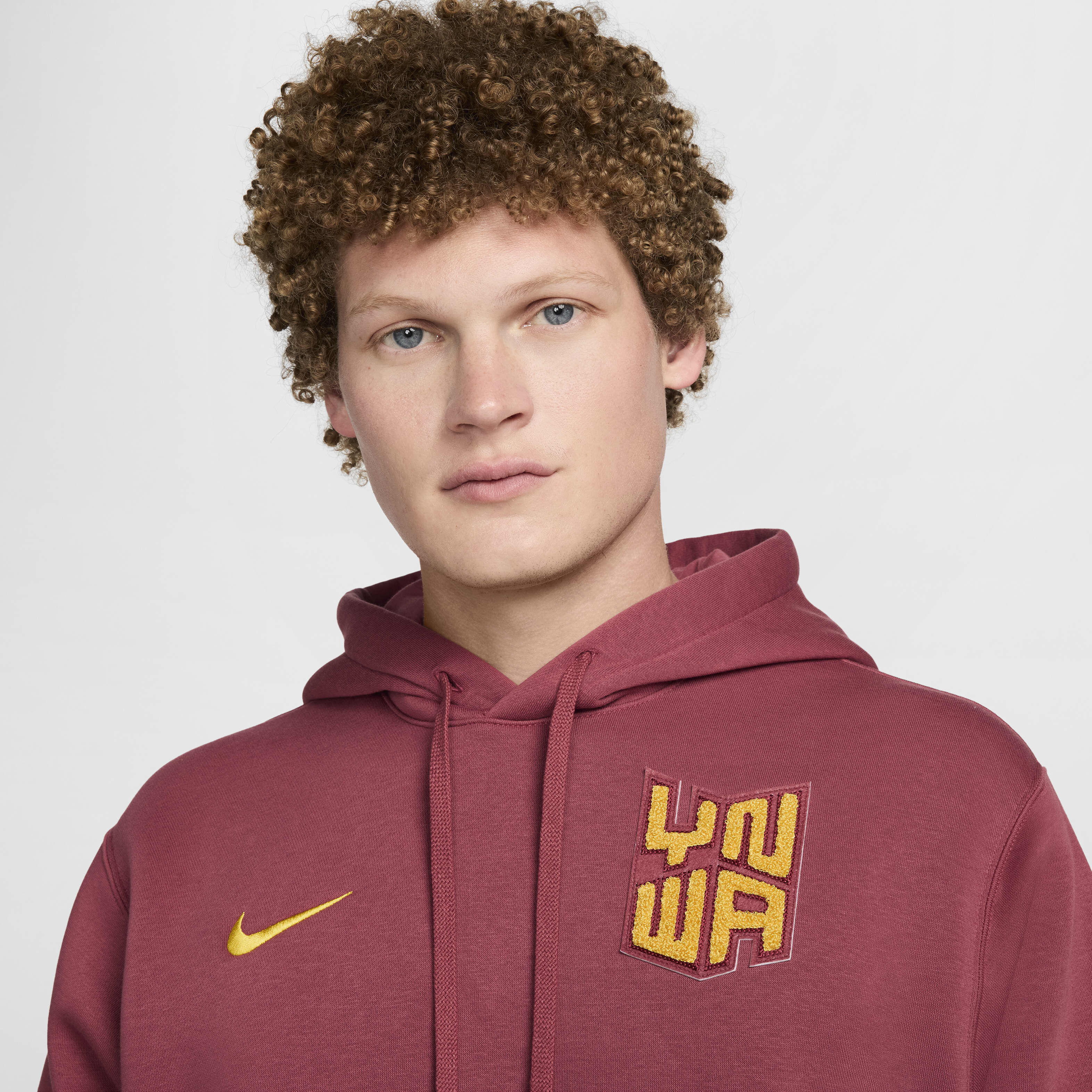 【NIKE】Liverpool FC Club Men's Nike Soccer Pullover Hoodie Liverpool Club Men's Nike Soccer Pullover Hoodie. Nike.com