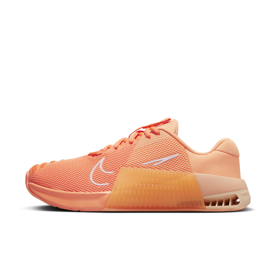 Nike training metcon trainers sales in white and orange