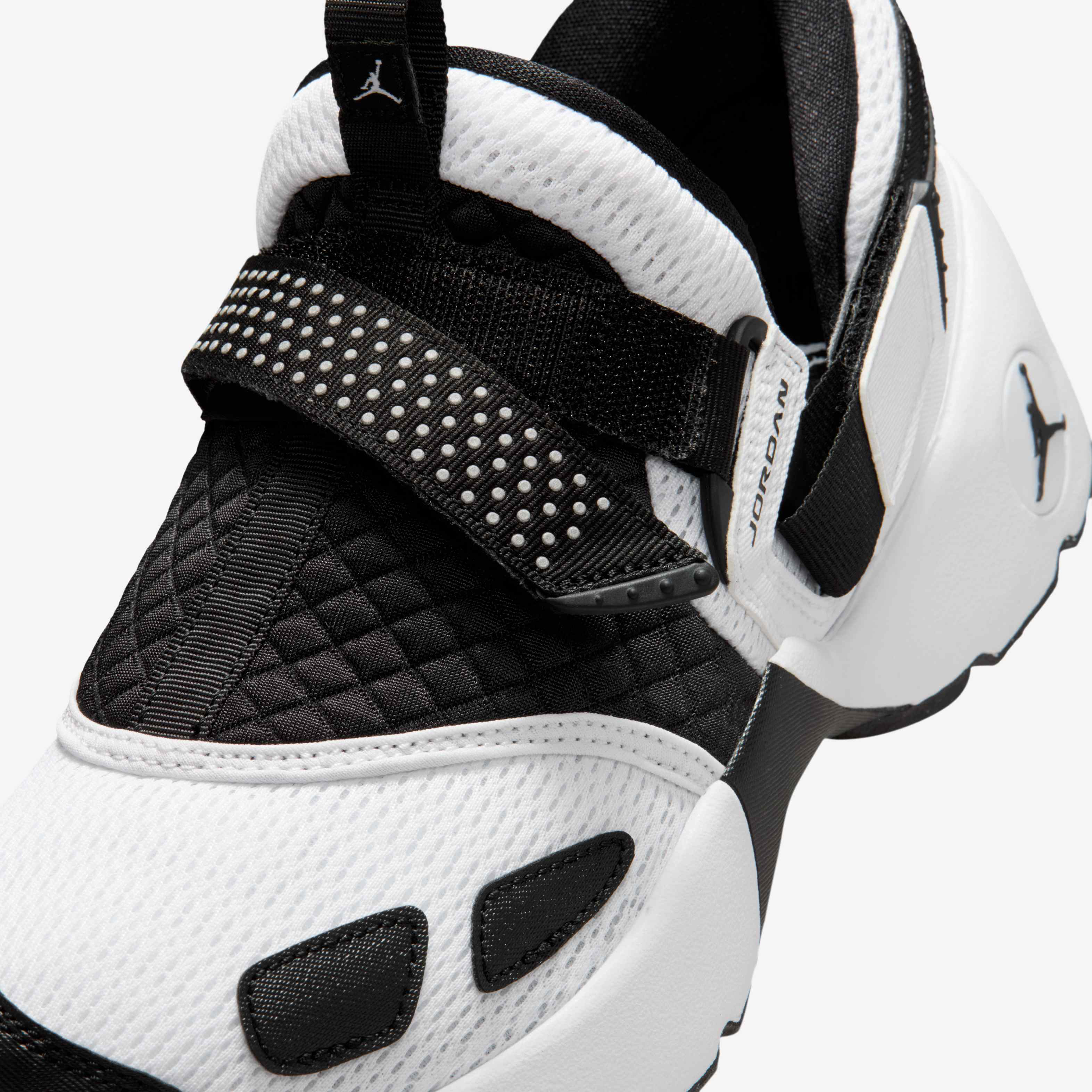 Jordan Trunner LX image number 6