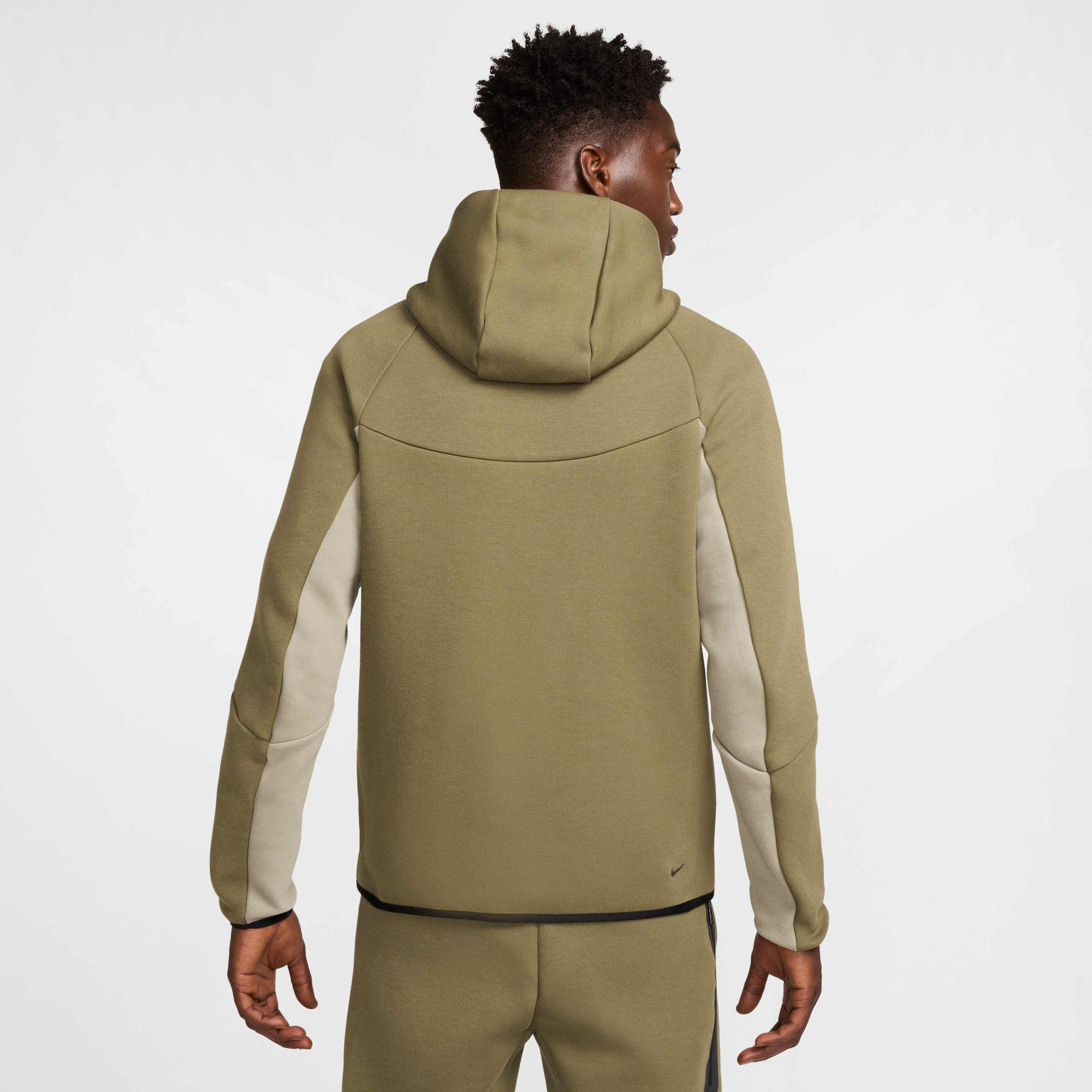 ナイキ　NIKE TECH HERIA　25 Nike Men's Tottenham Hotspur FC 2024/25 Tech Fleece