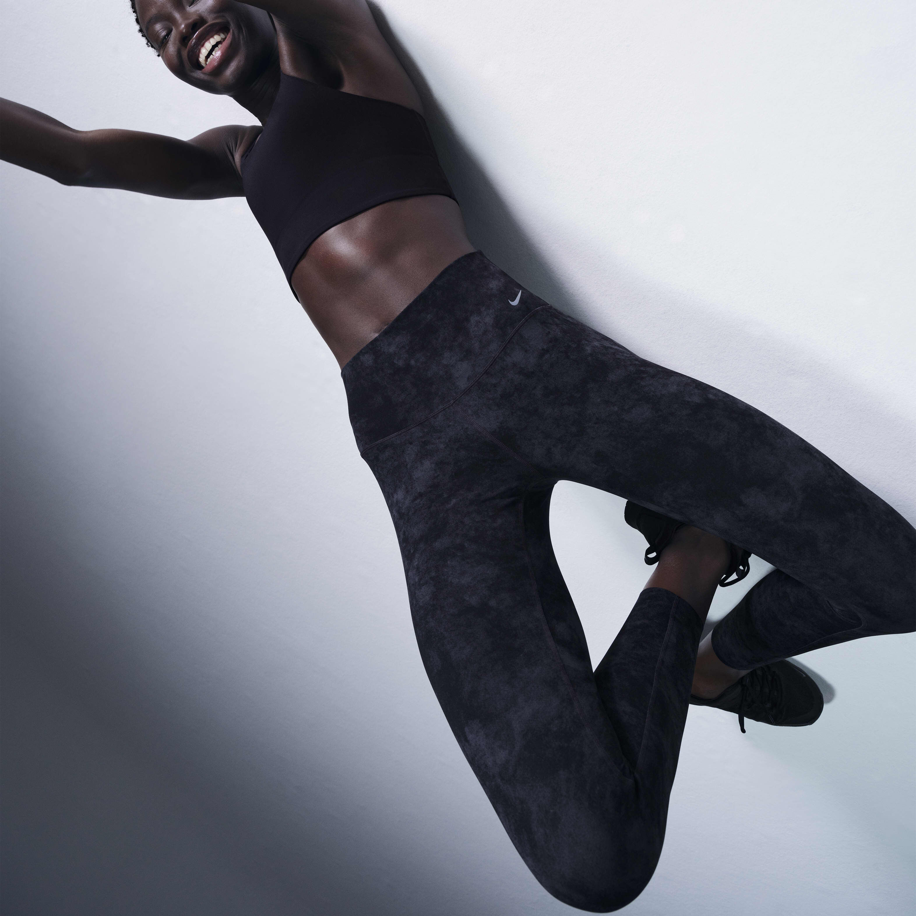 نايكي زينفي تاي-داي image number 1