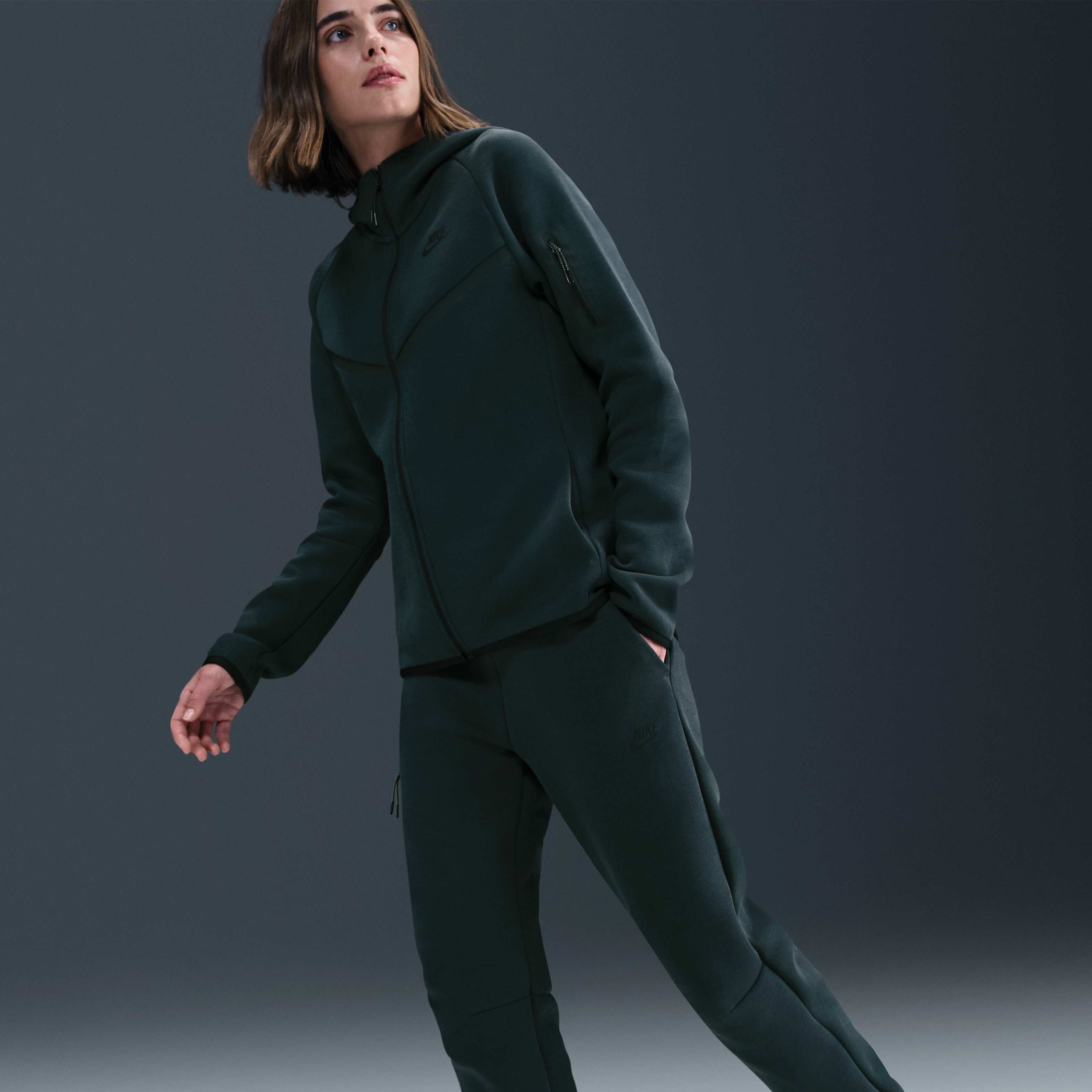 Nike Sportswear Tech Fleece image number 4