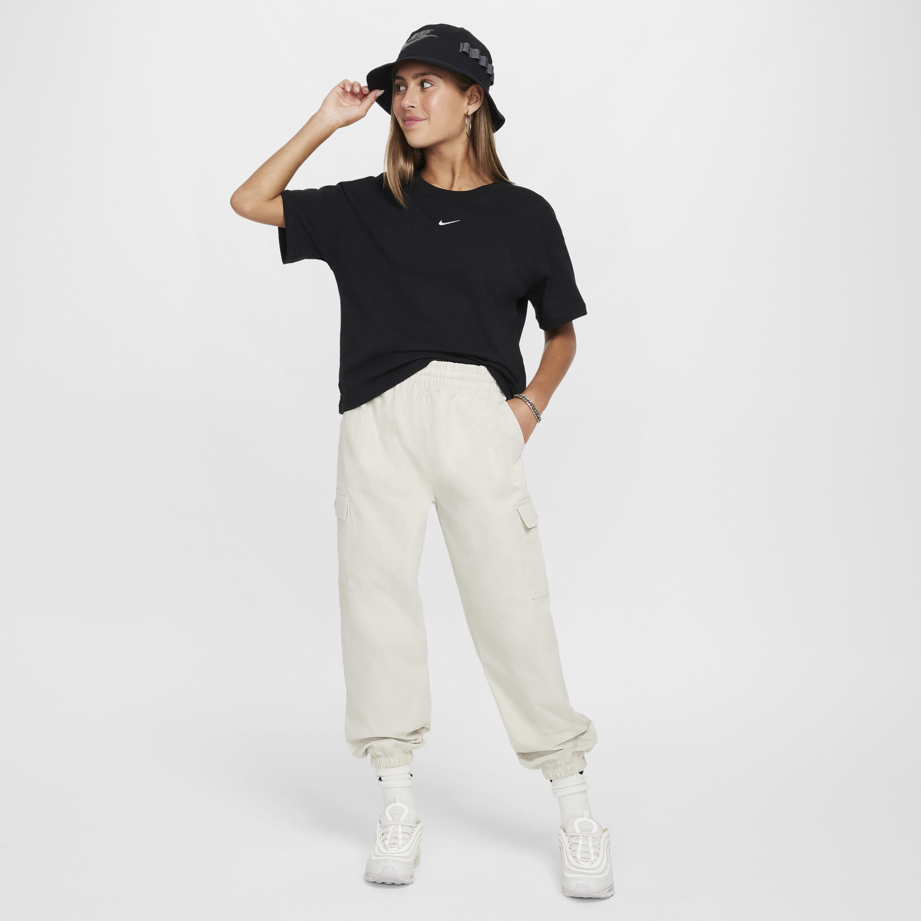 نايكي سبورتسوير ايسنشال image number 3