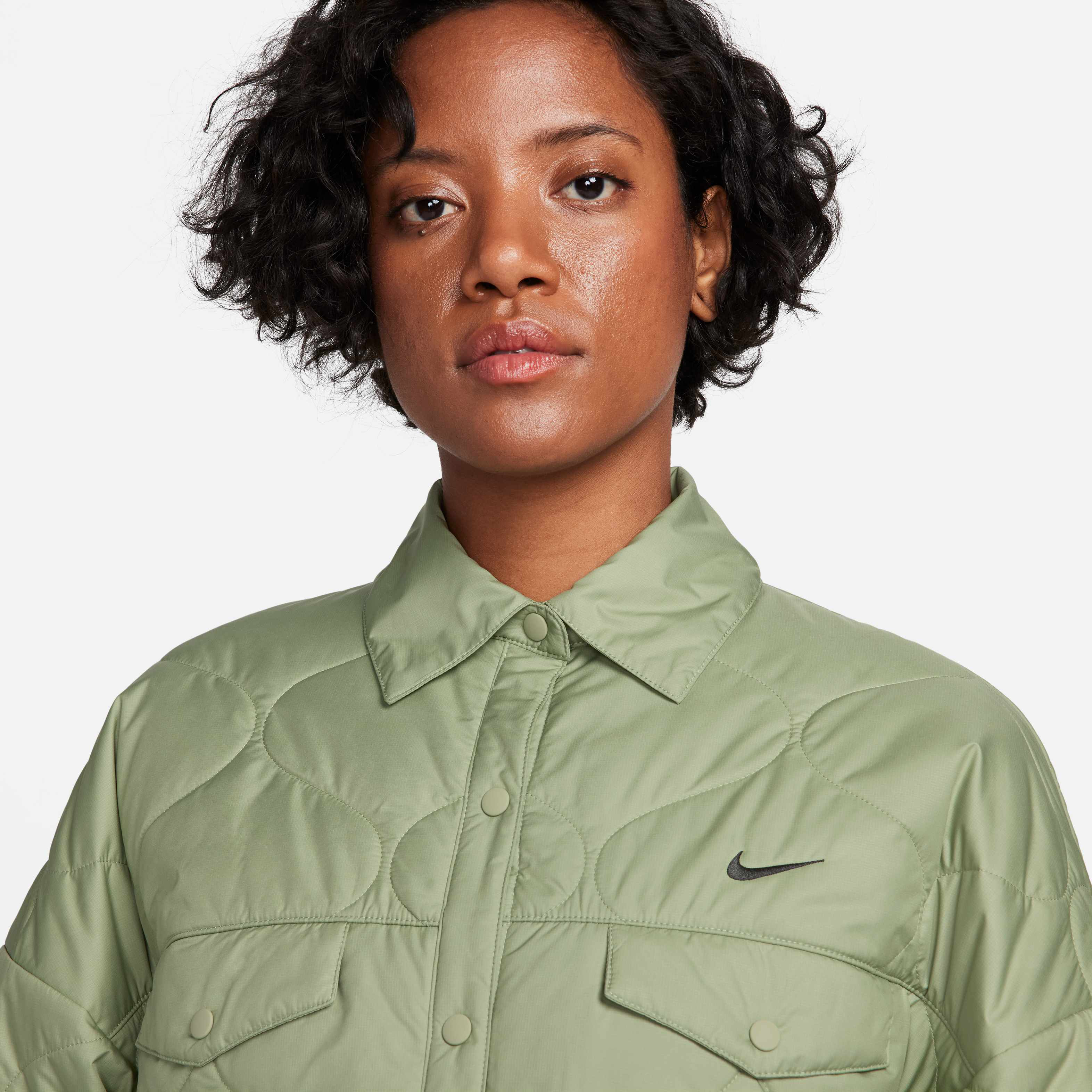Nike Sportswear Essential image number 2