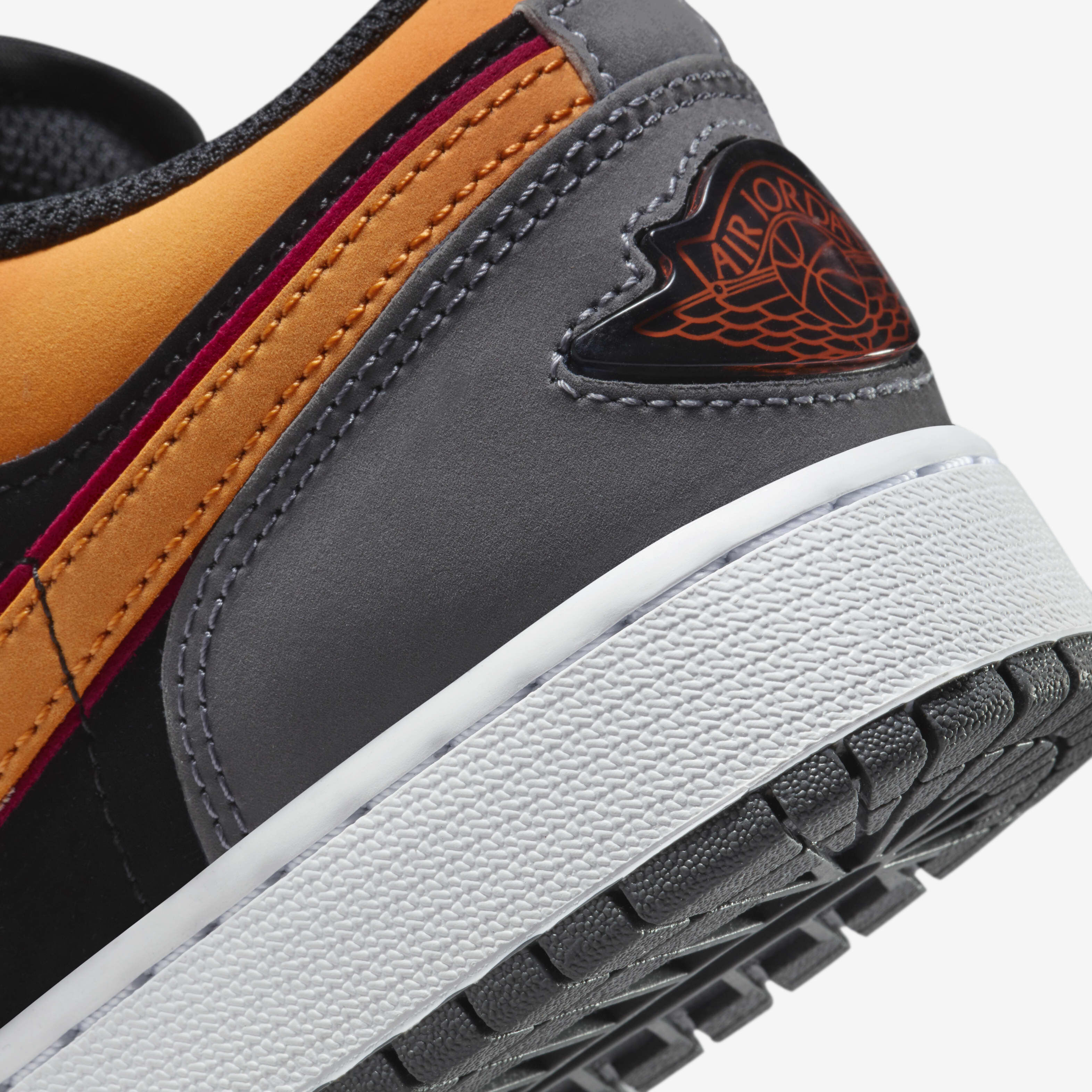Air Jordan 1 Low SE image number 7