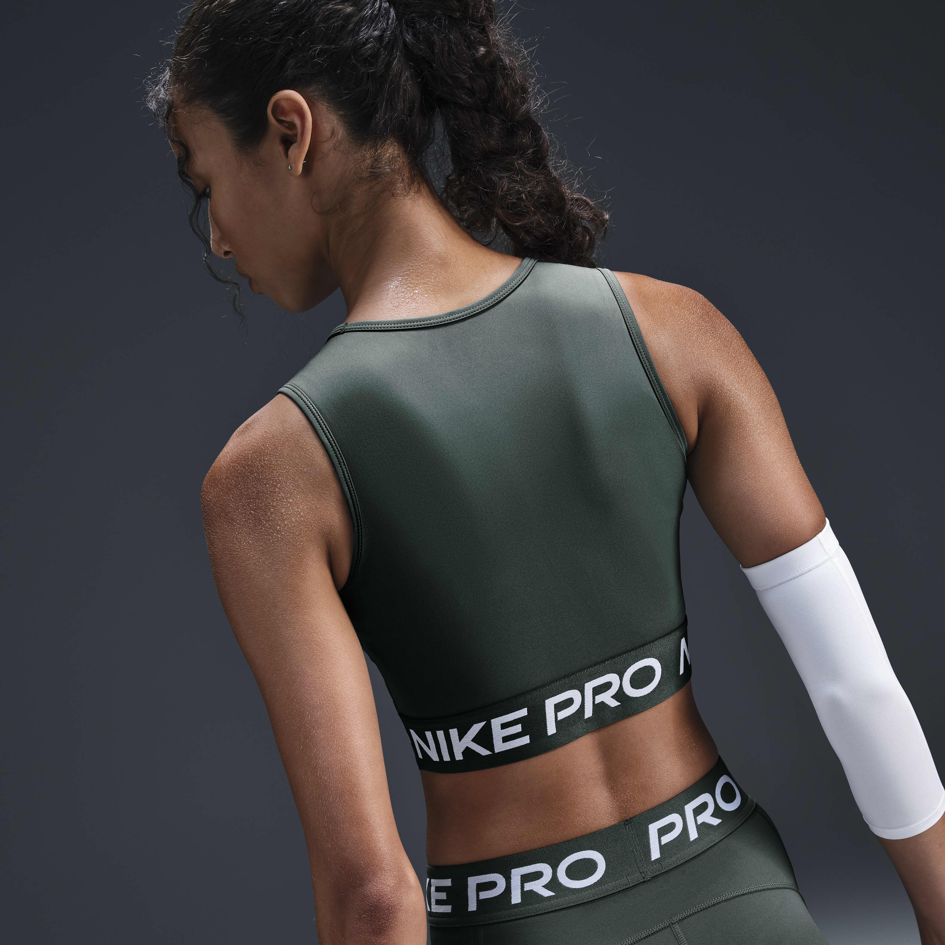 Nike Pro image number 1