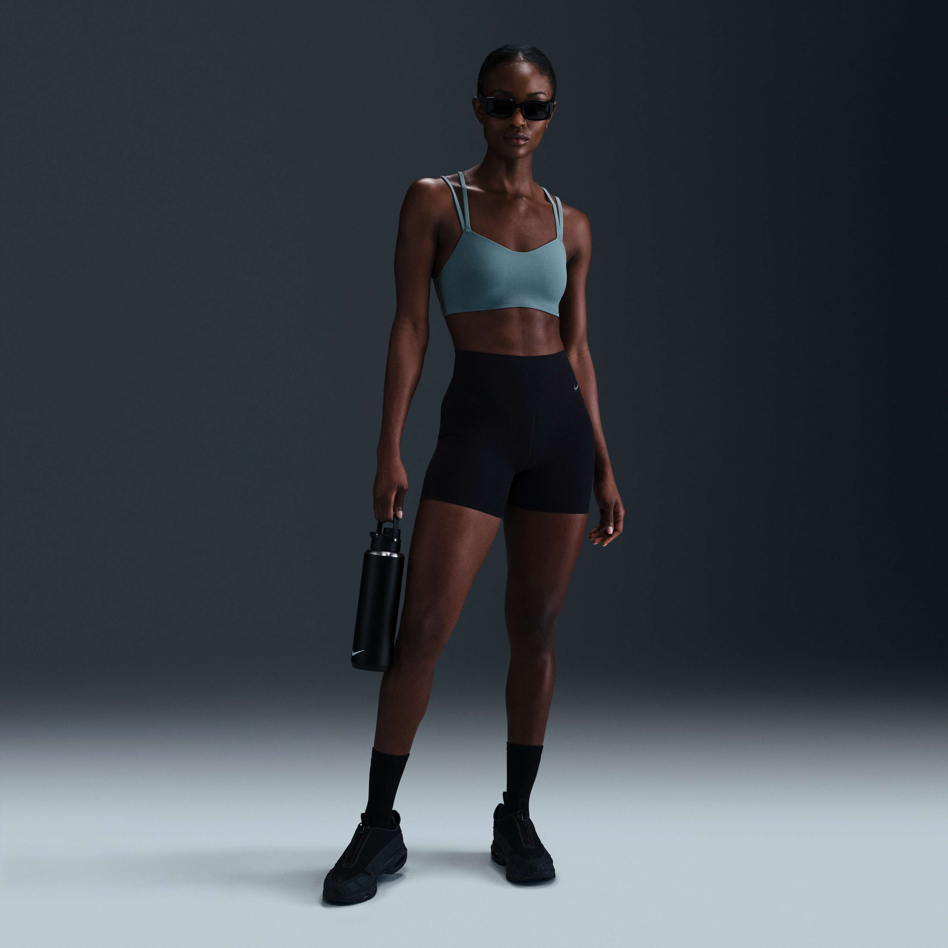 Nike Women's Clothing - JD Sports Global