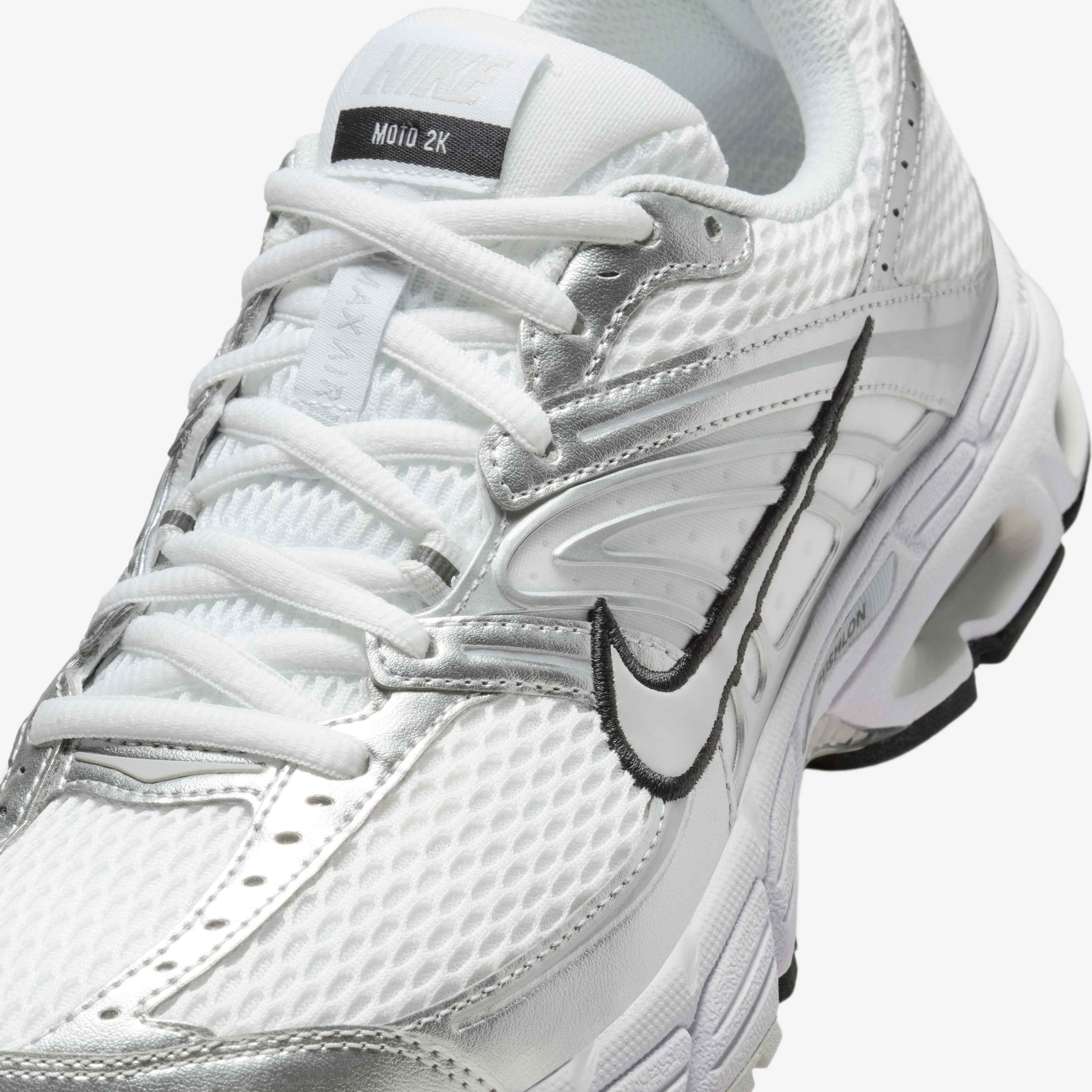 ◆正規品◆NIKE AIR MAX MOTO 2K(W)◆関税込◆男女共用◆人気◆ BUY Nike Air Max Moto 2K WMNS Black / Metallic Silver