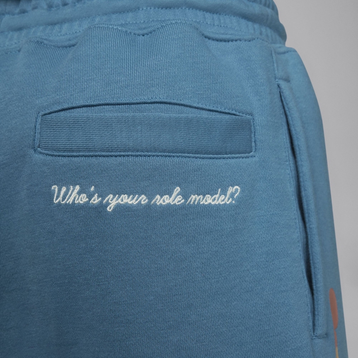 Jordan Sneaker School image number 4 Jordan Sneaker School image number 4