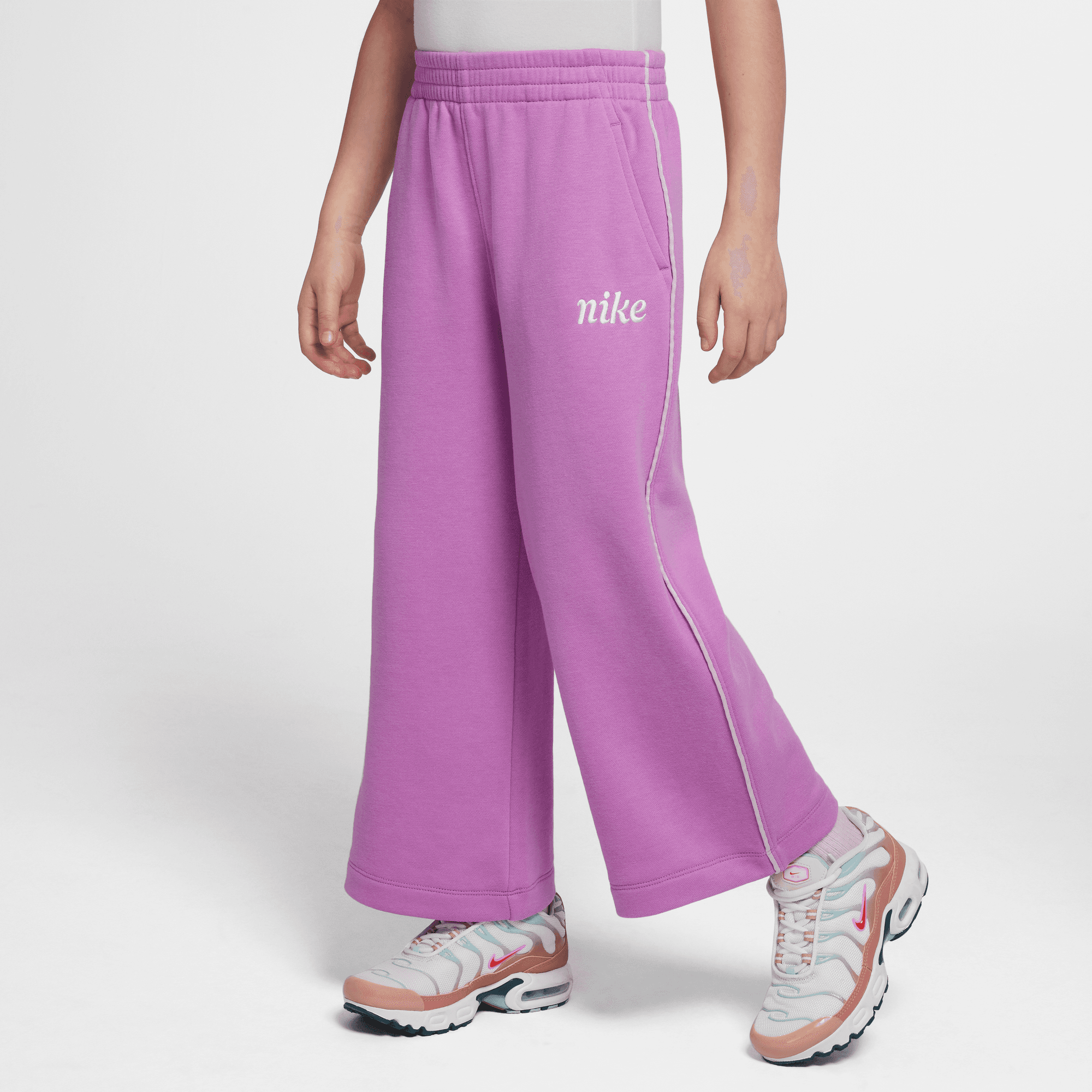 نايكي ايسنشالز image number 0