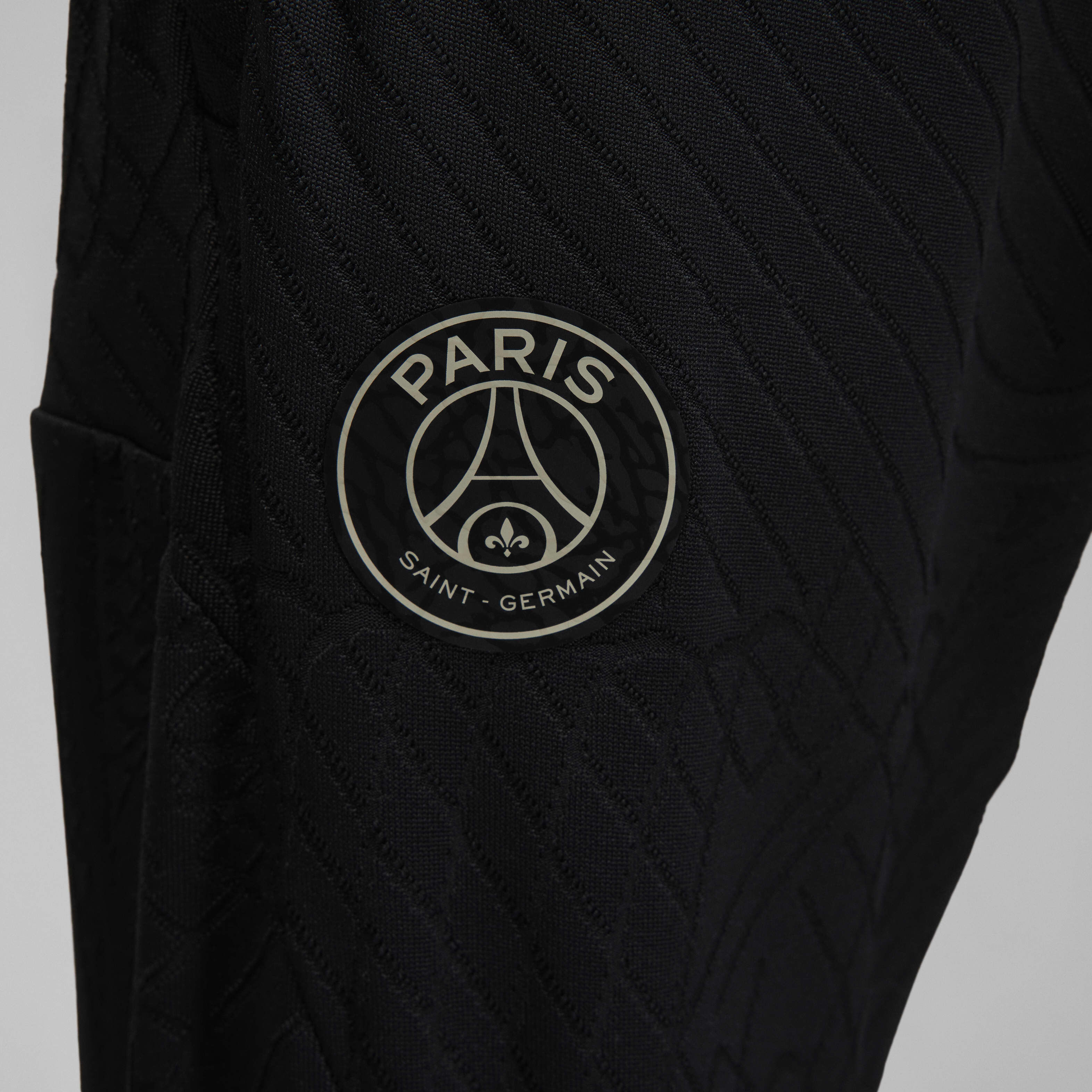 Paris Saint-Germain Strike Elite Third image number 4