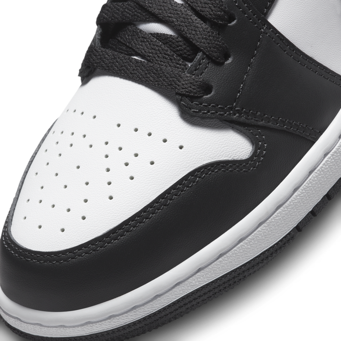 Nike air force 1 noir et blanc jordan hot sale