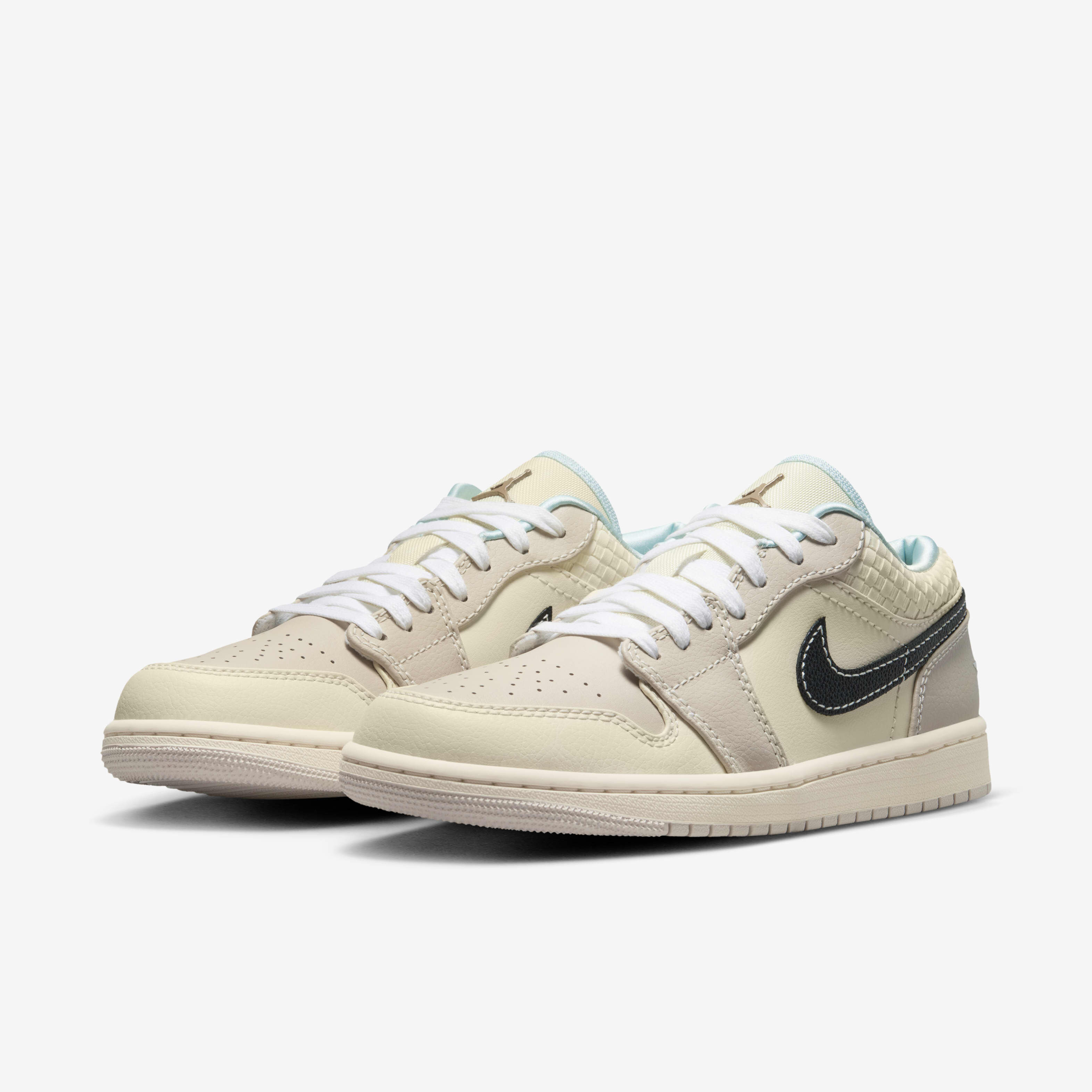 Air Jordan 1 Low SE image number 4