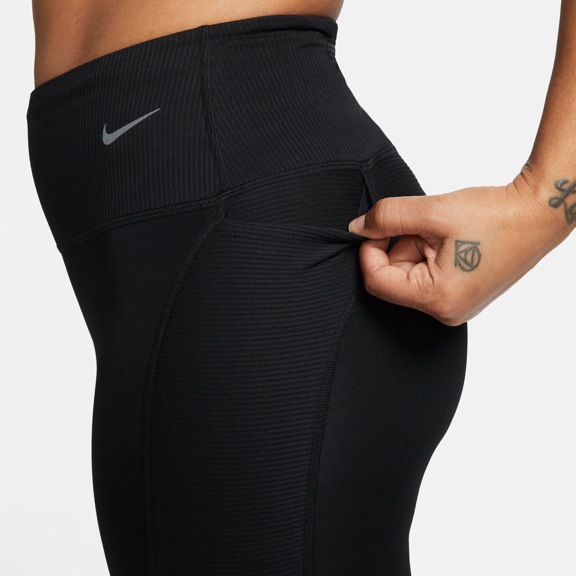 Shop Fast Women's Mid-Rise 7/8 Running Leggings with Pockets | Nike KSA