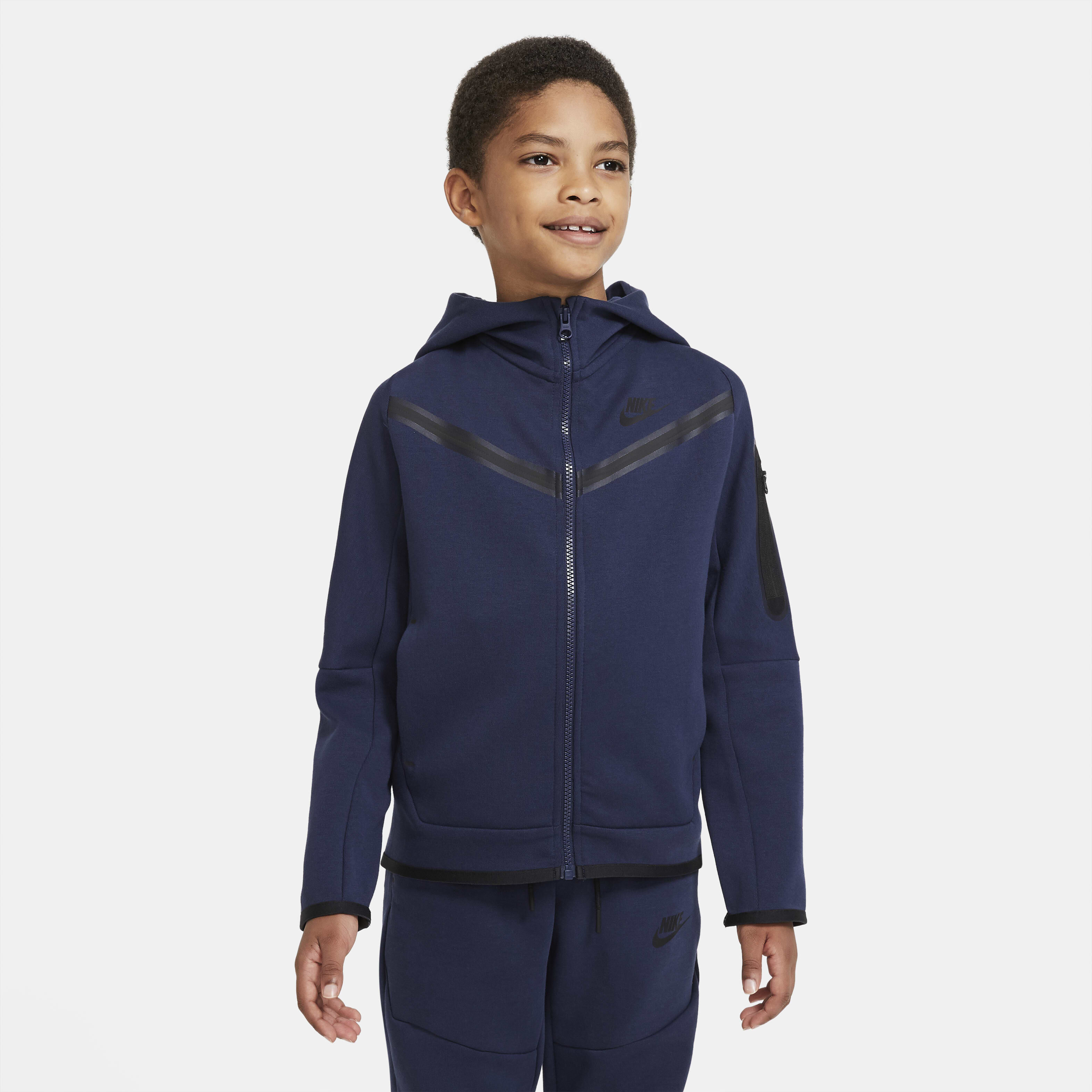 Nike tech fleece hoodie boys online