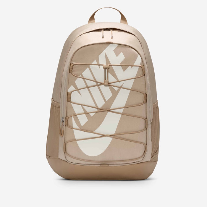 khaki nike backpack Heritage 25L Parachute Beige/Parachute Beige/Summit Whit Xtreme Boardshop ( ) Keep the cold at bay with the Nike Heritage Backpack Nike Commute Backpack NKFZ6128