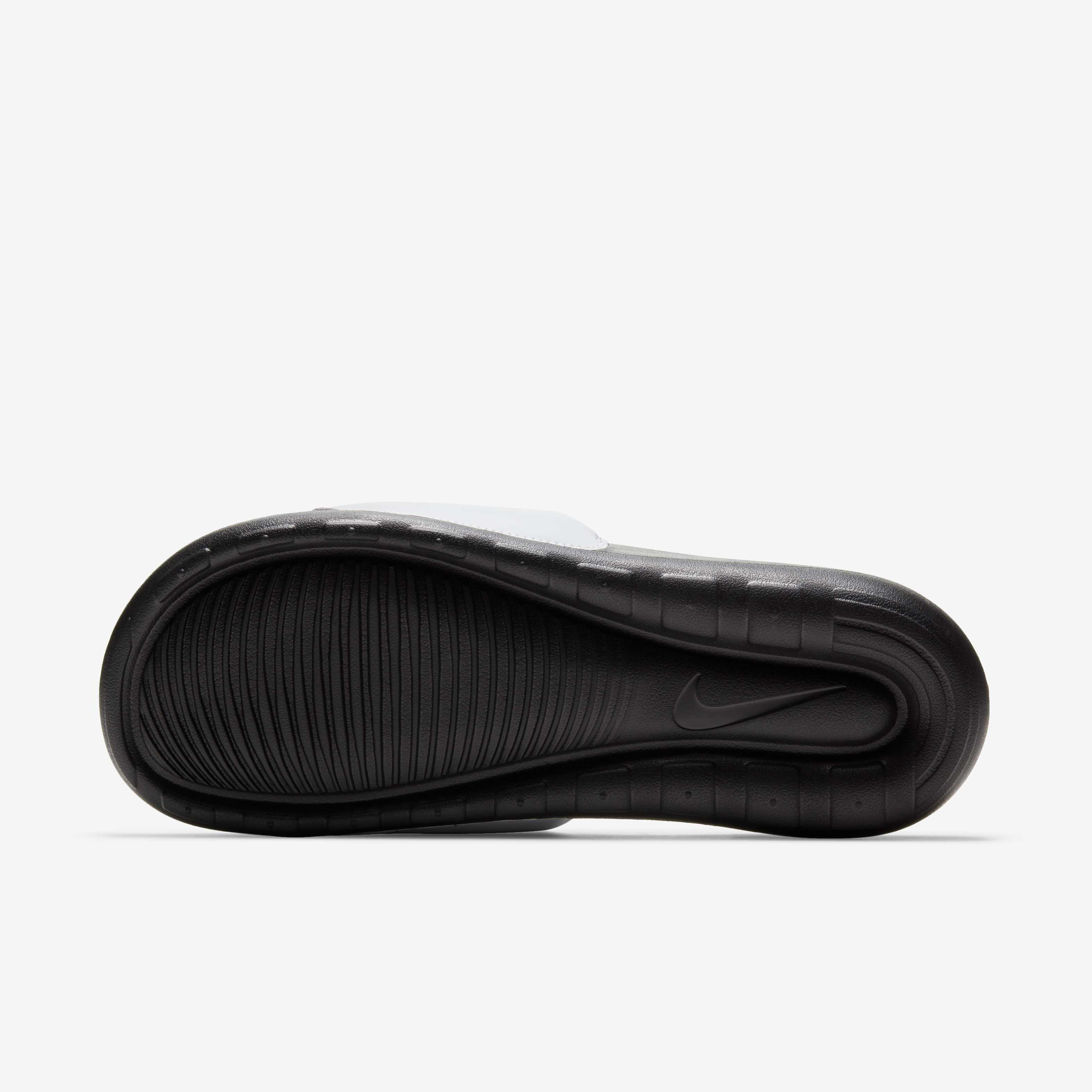 Nike Victori One image number 1