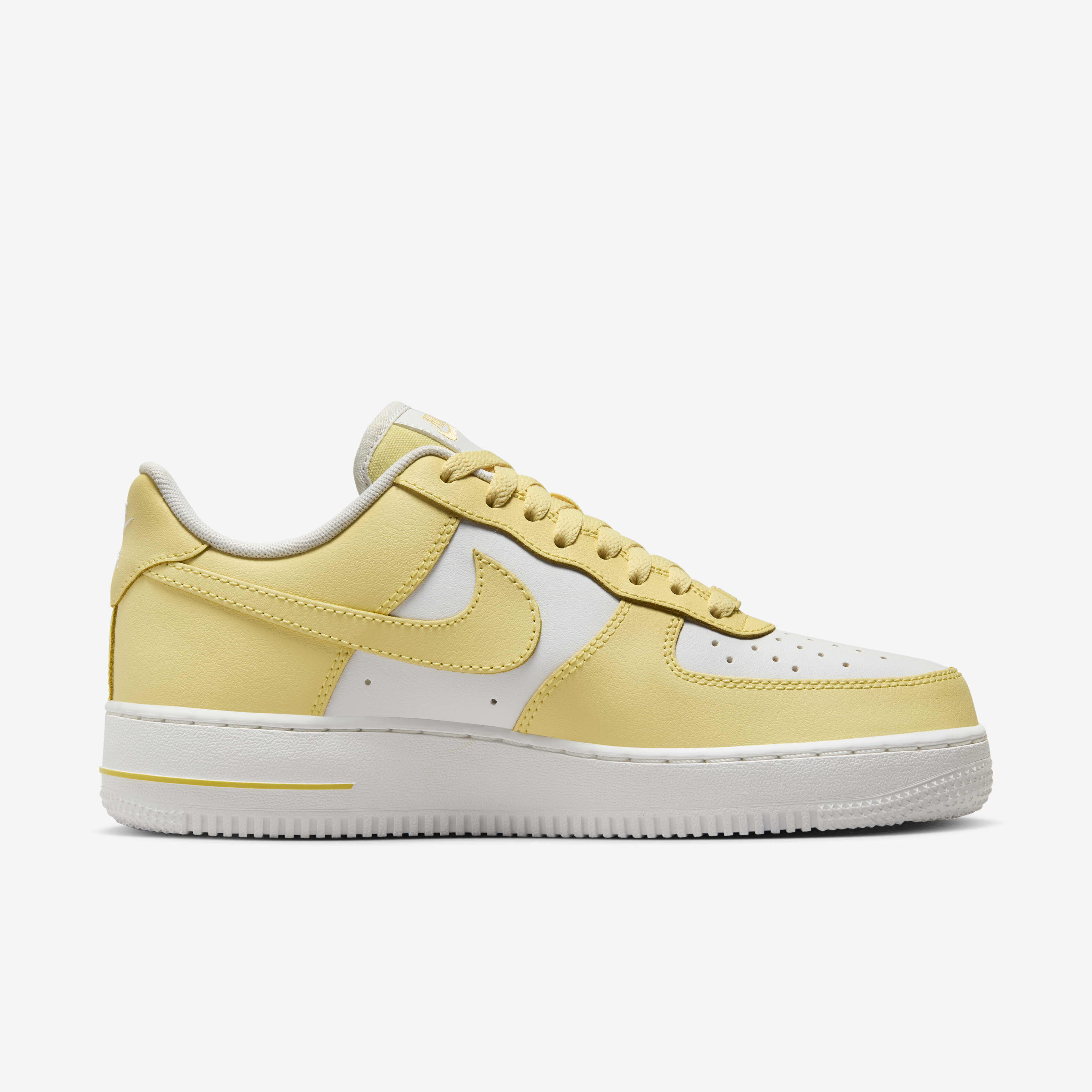 Nike air force 1 womens mustard hotsell