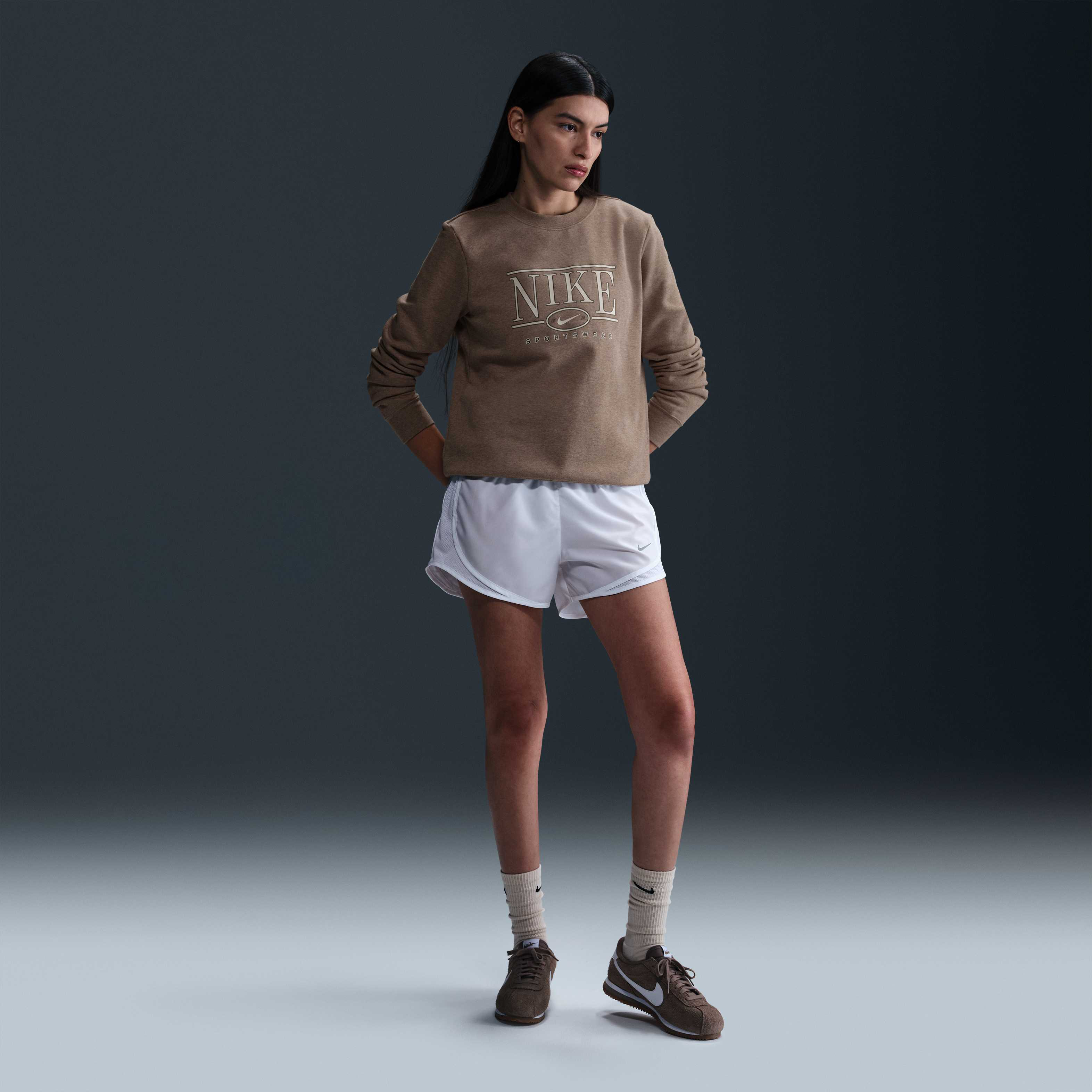 نايكي سبورتسوير كلوب فليس image number 3