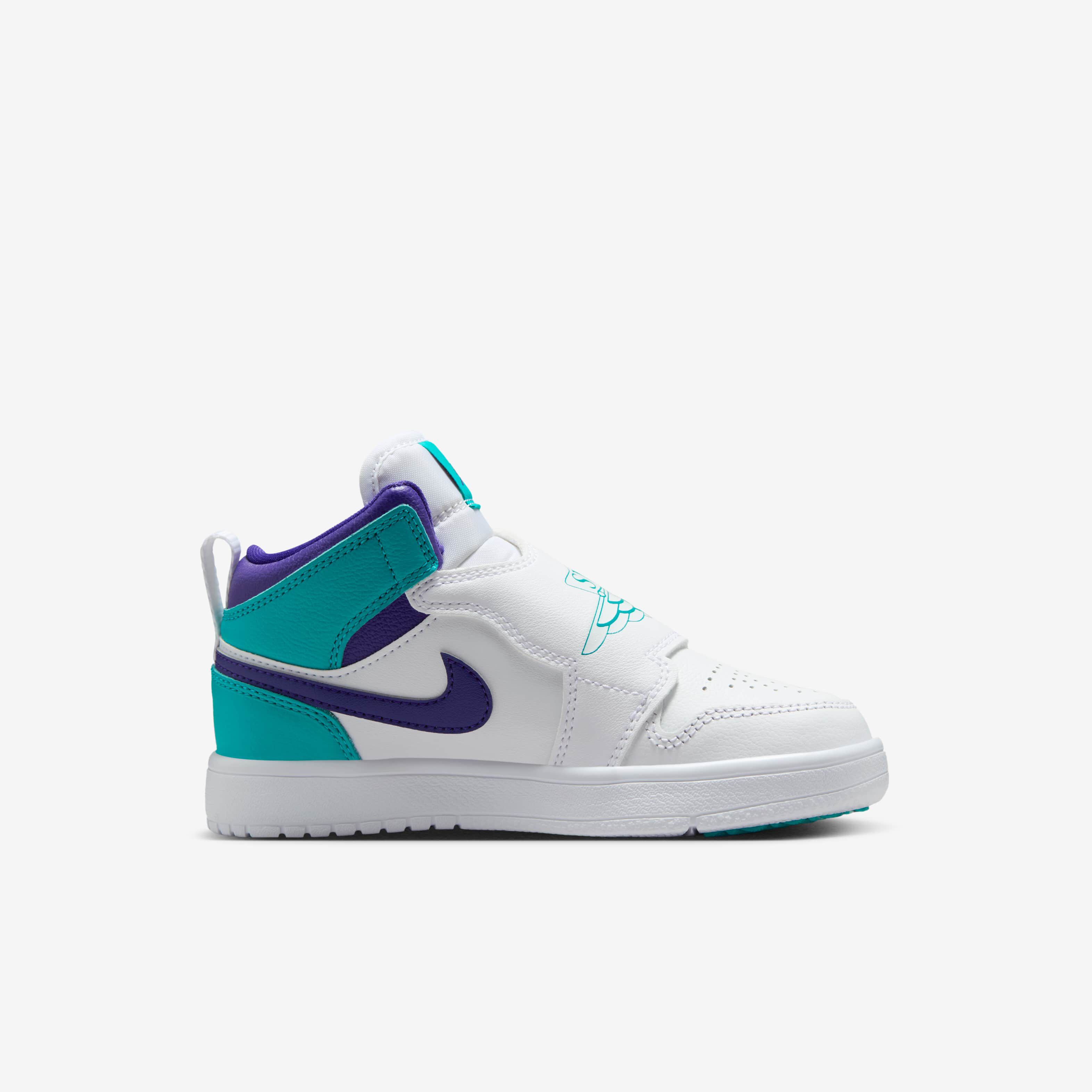 Sky Jordan 1 image number 2