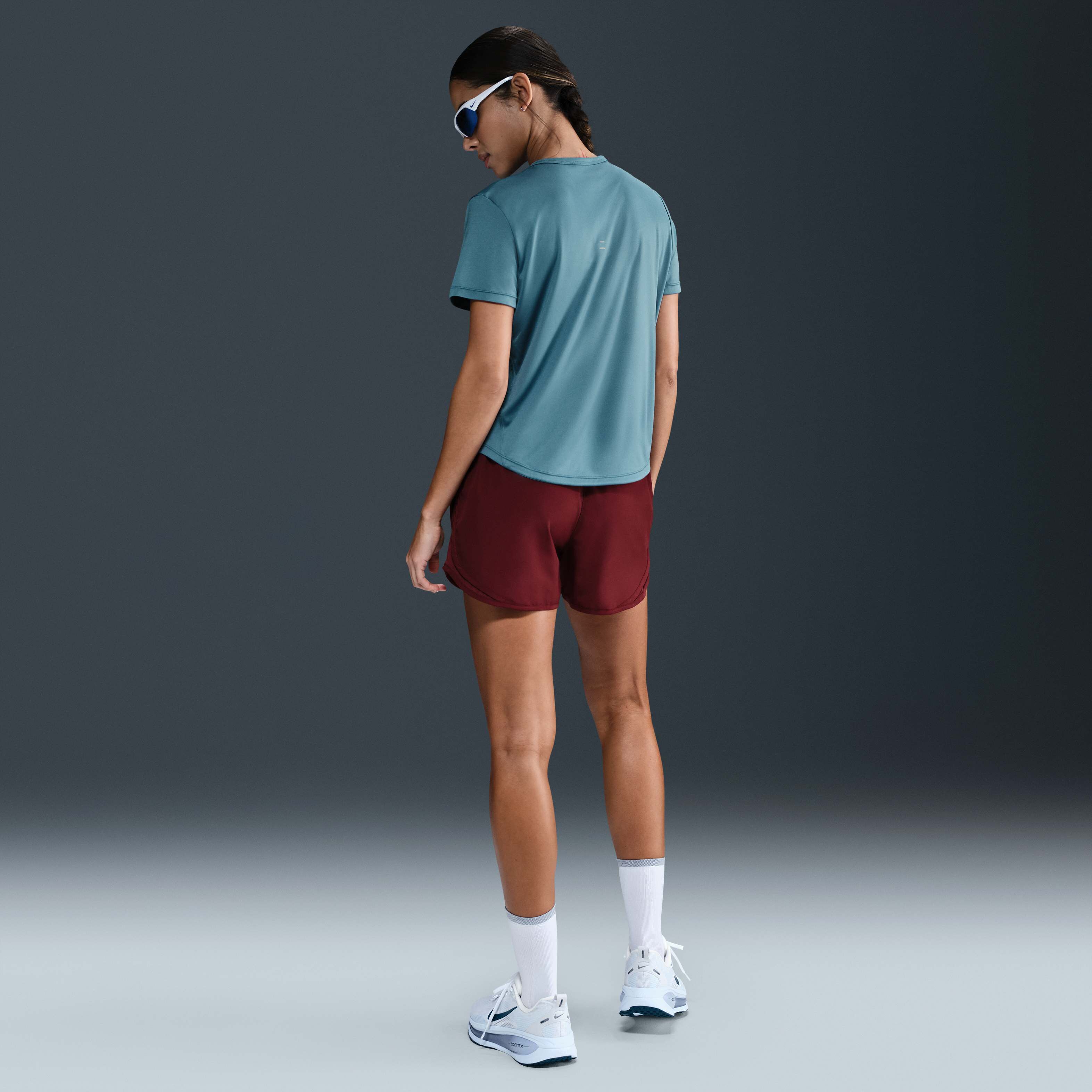 نايكي تيمبو image number 4