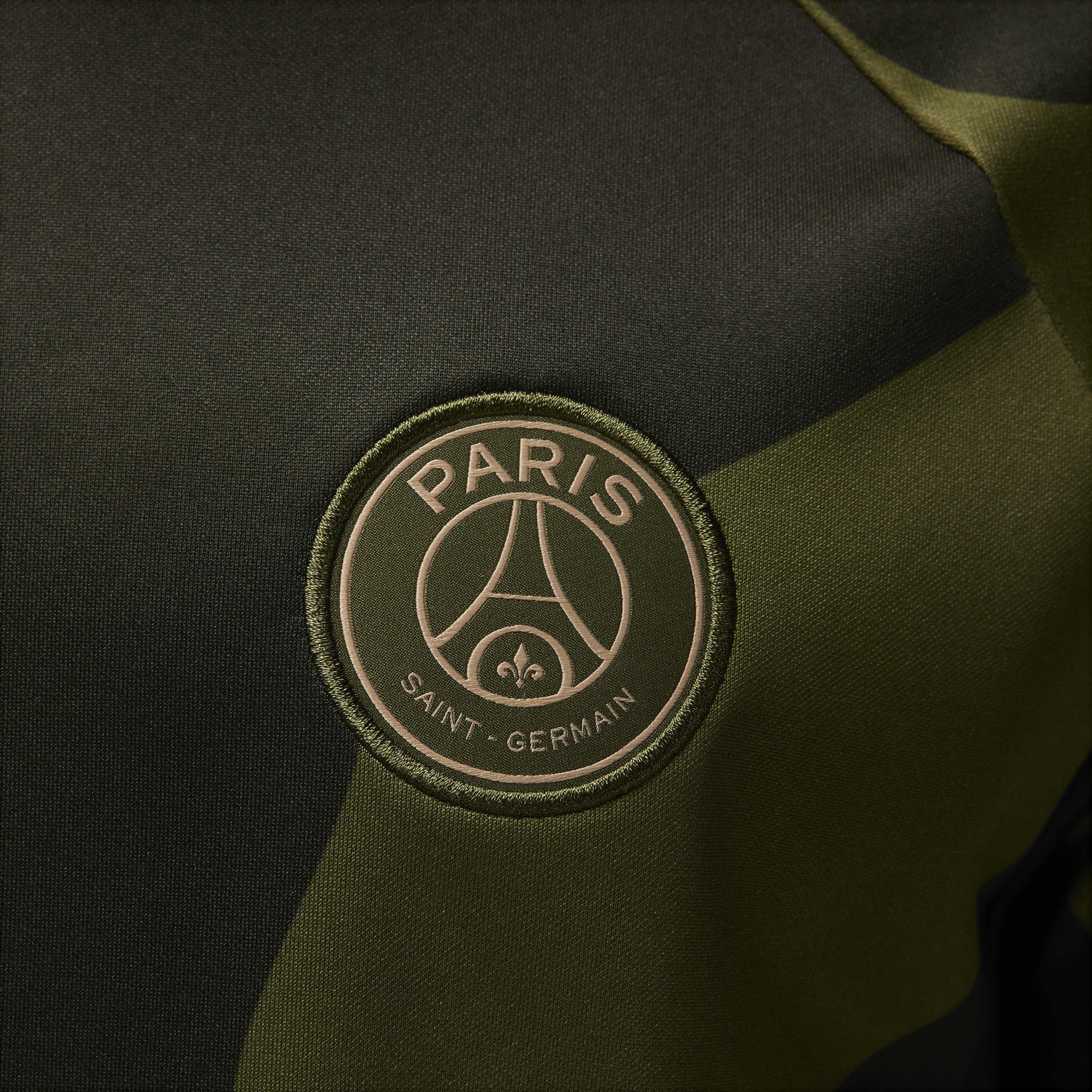 Paris Saint-Germain Academy Pro Fourth image number 4