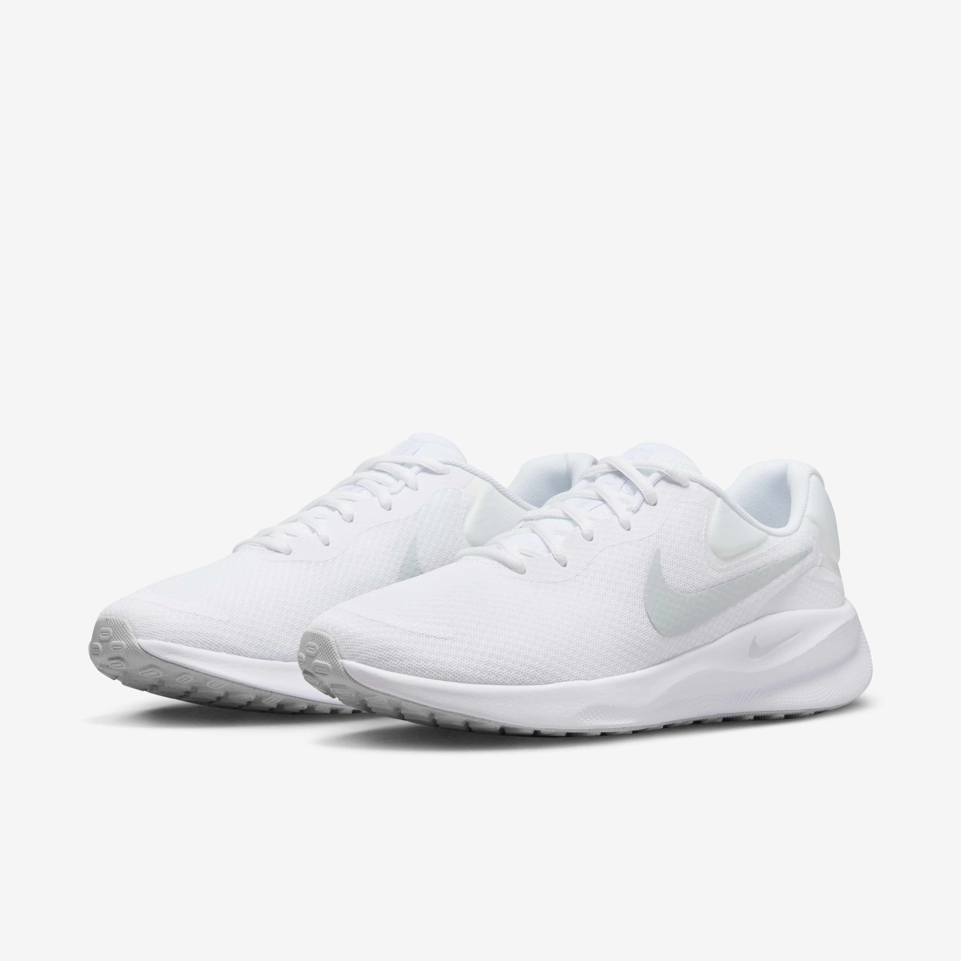 plain white nike tennis shoes