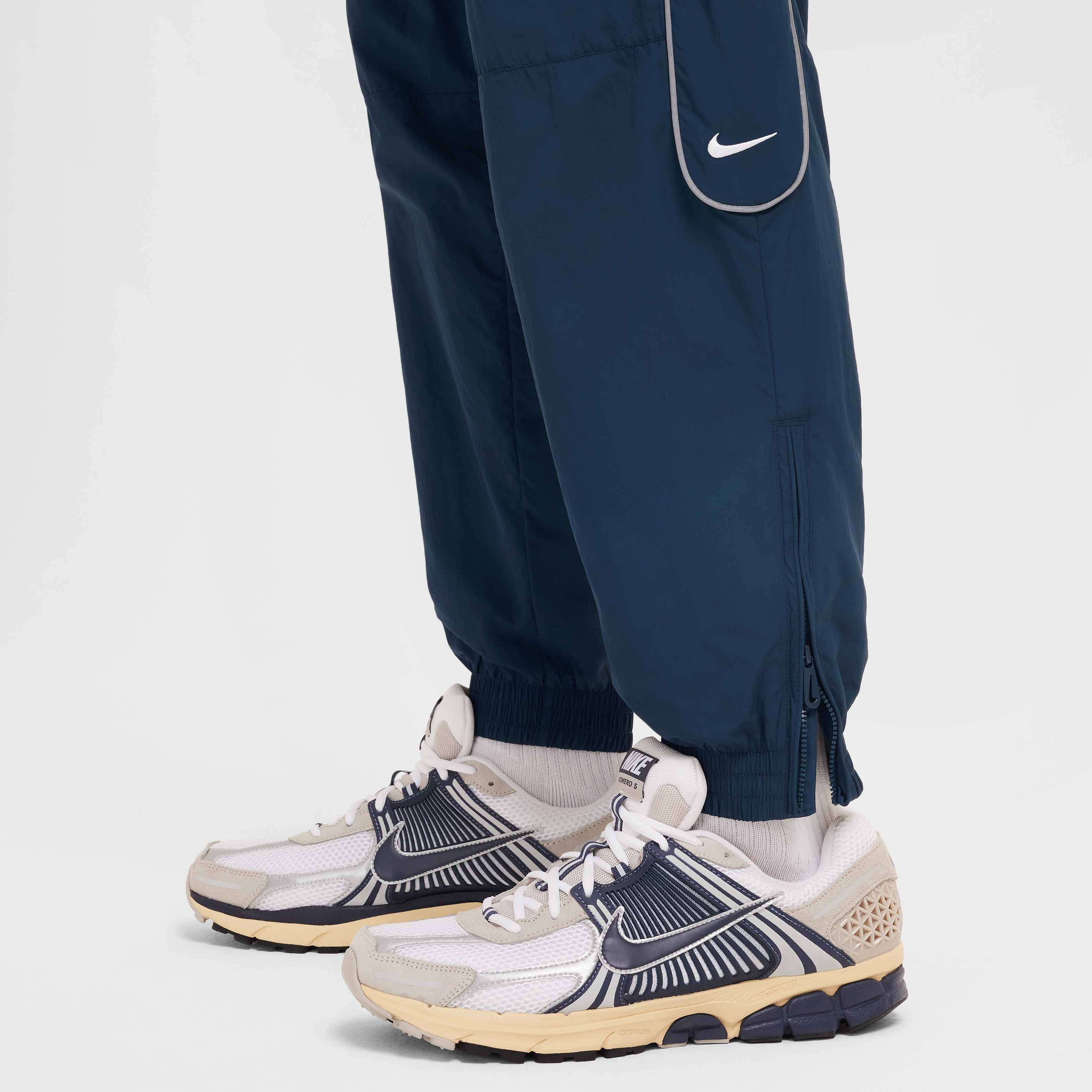 Nike Solo Swoosh image number 6