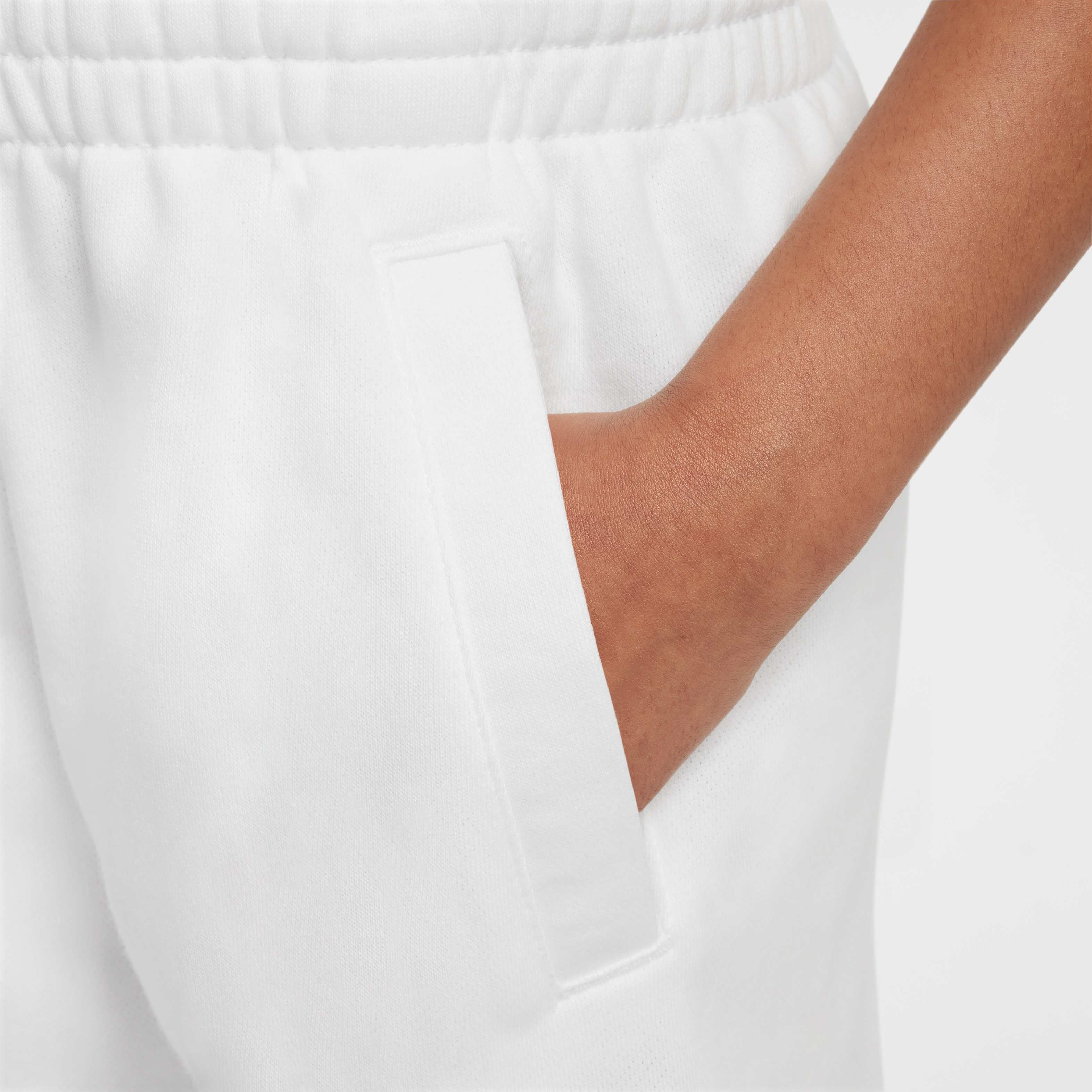 Nike Sportswear Club image number 4