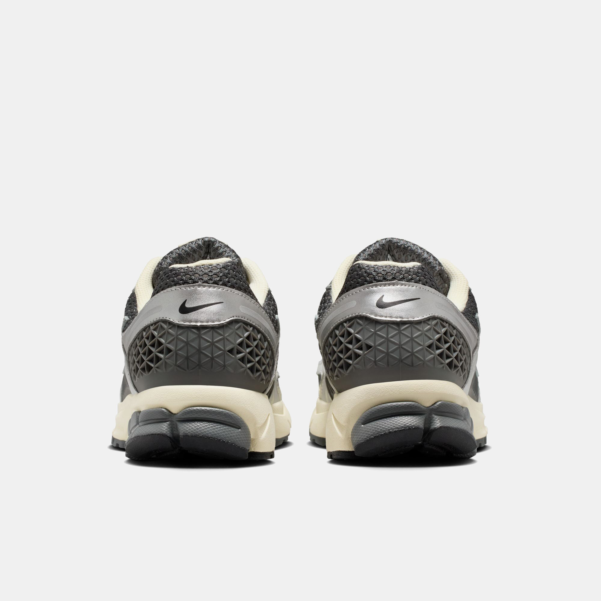 Nike Zoom Vomero 5 image number 1