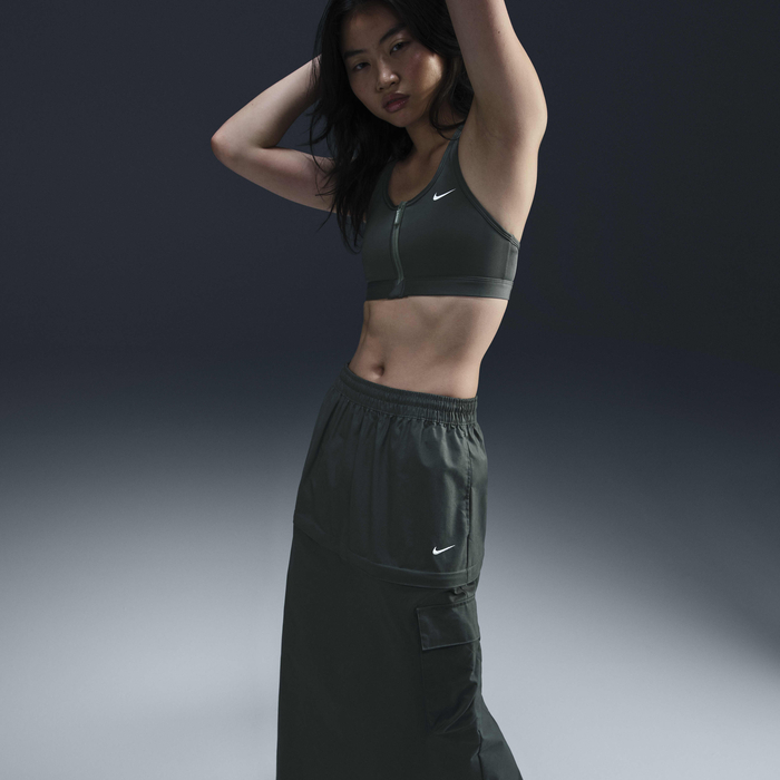 Nike Sportswear Essential image number 4 Nike Sportswear Essential image number 4