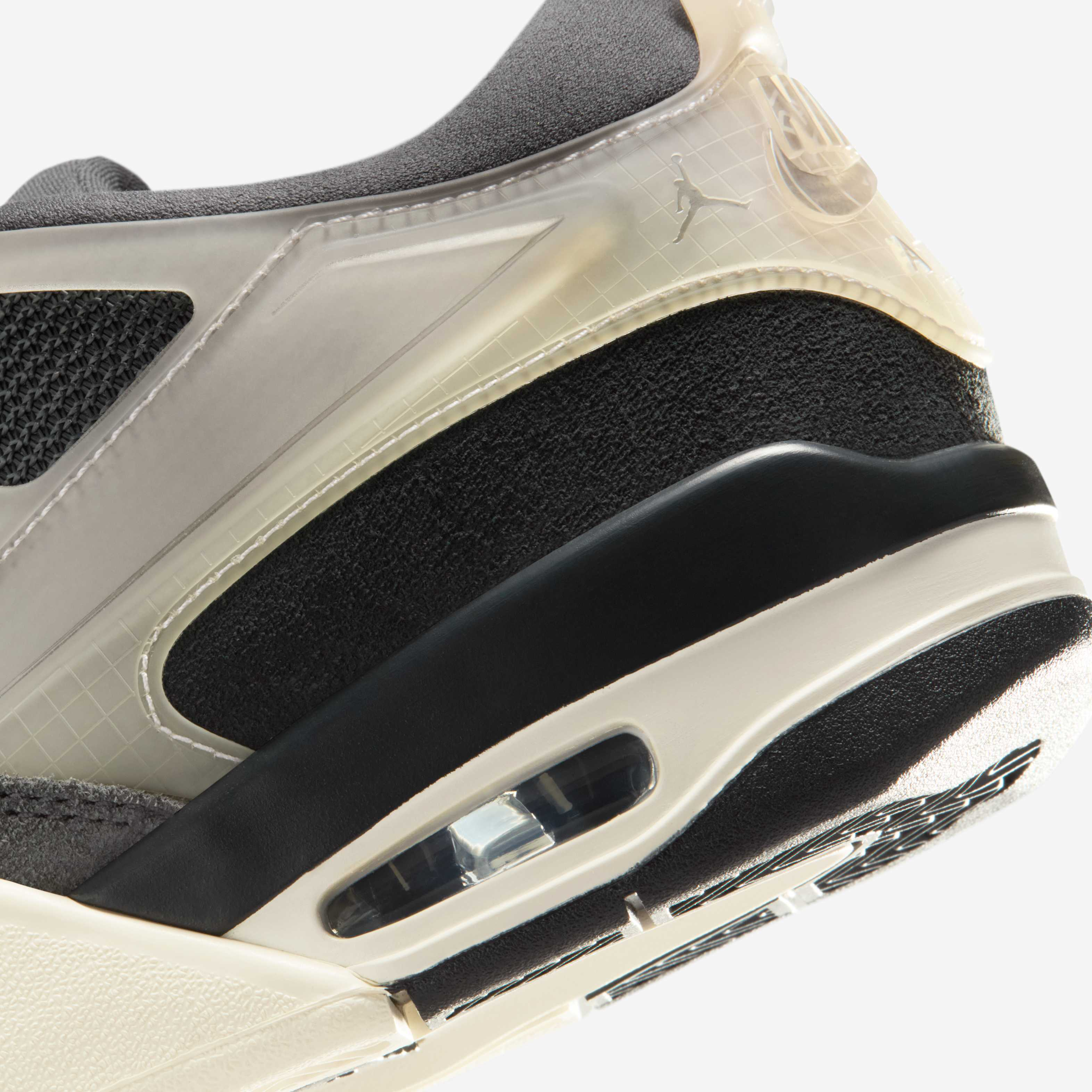 Paris Saint-Germain x Air Jordan 4 RM image number 7